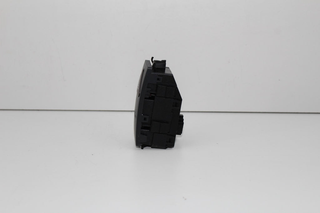 2010-13 MERCEDES E350 HAZARD WARNING LIGHT SWITCH OEM 2129052600