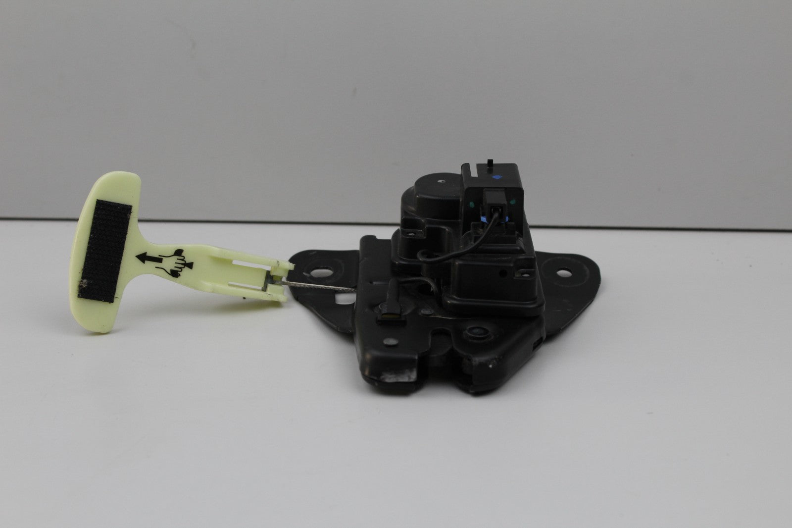 2015-2023 DODGE CHALLENGER TRUNK LOCK LATCH ACTUATOR OEM K9217AD