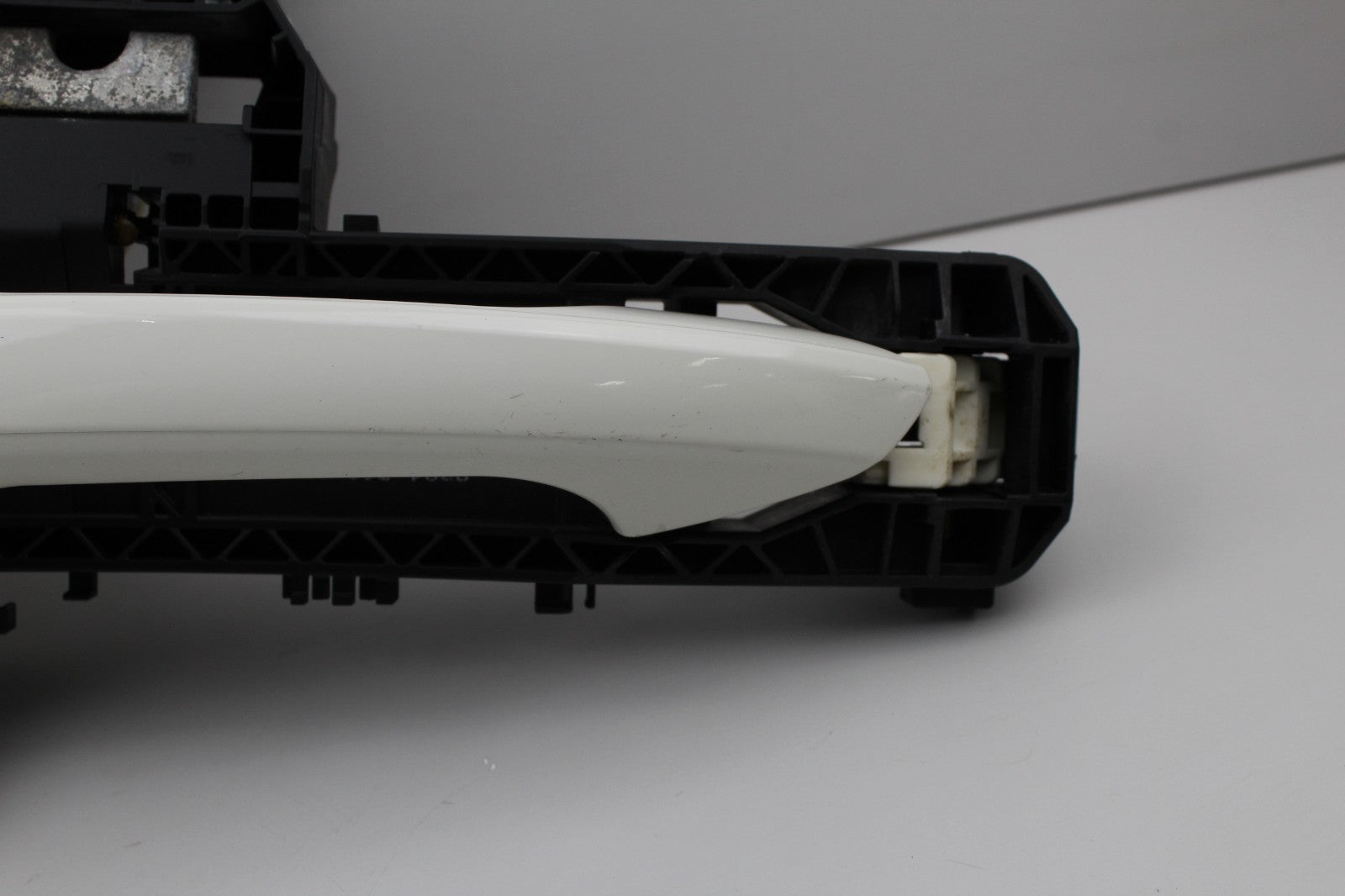 2014-19 MERCEDES E350 FRONT LEFT SIDE DRIVER DOOR HANDLE OEM A2047601534