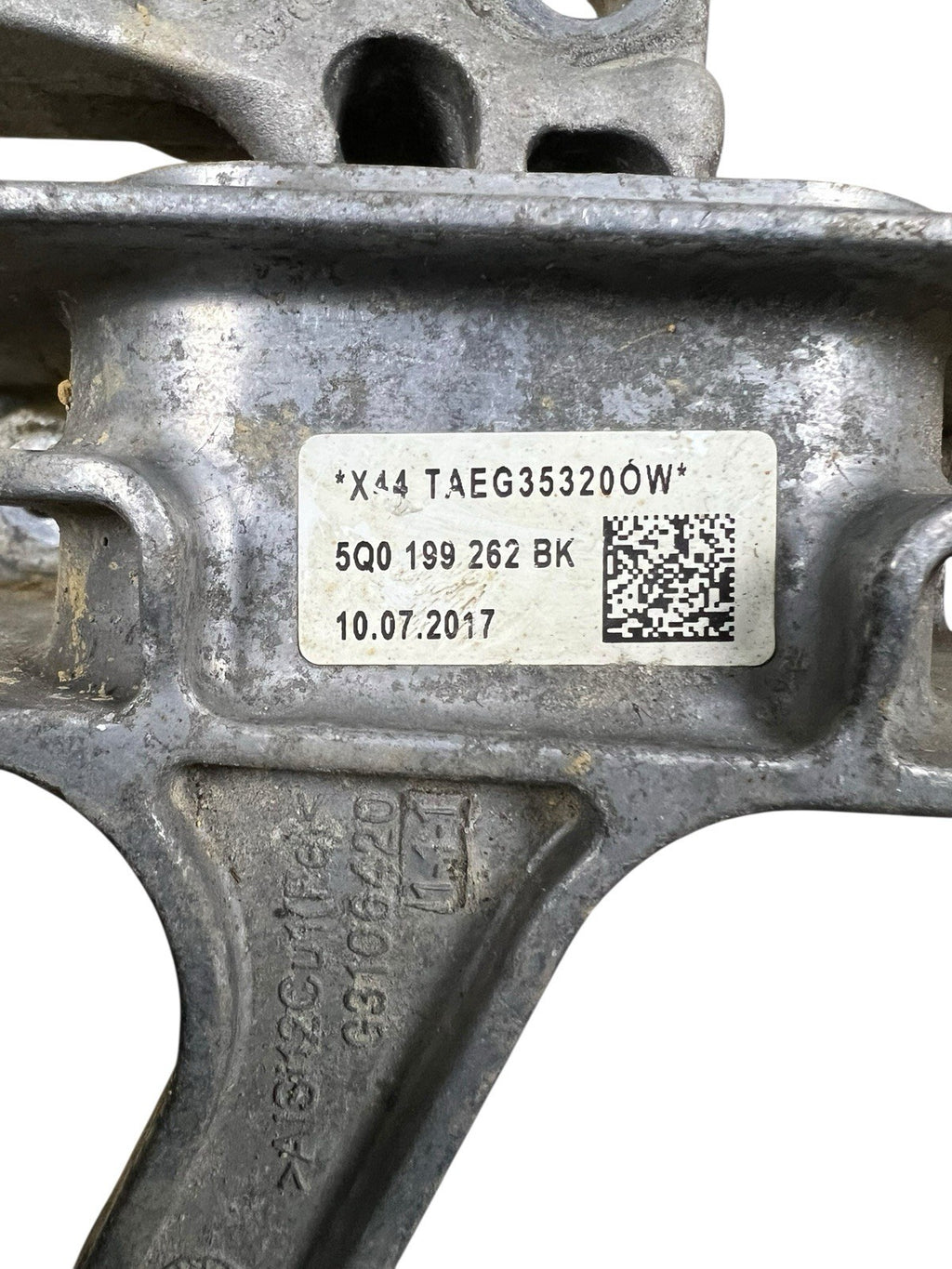 2017-2020 Audi A3 OEM Right Front Engine Mount 5Q0199262