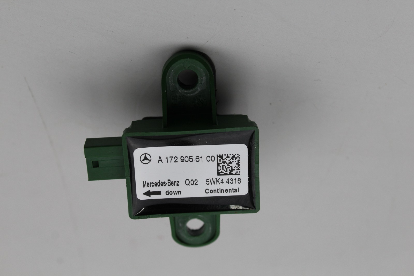 MERCEDES E350 FRONT IMPACT SENSOR OEM A1729056100