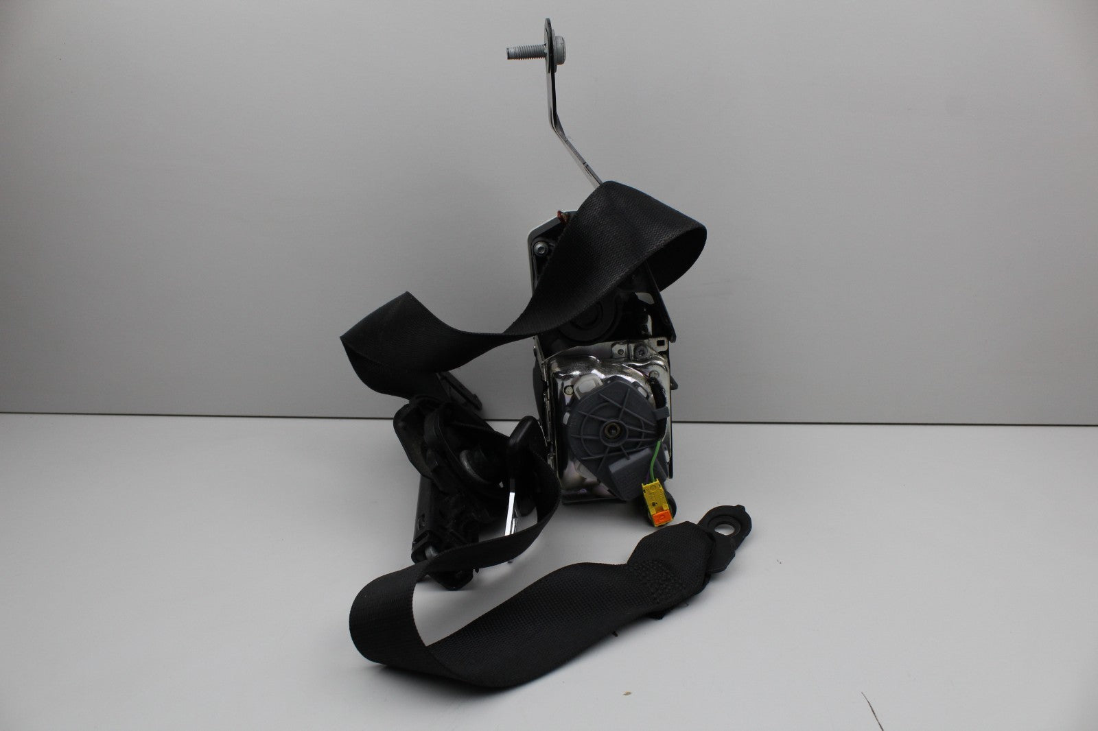 2010-2016 Mercedes W212 E350 Front left Seat Belt Seatbelt Retractor Black OEM