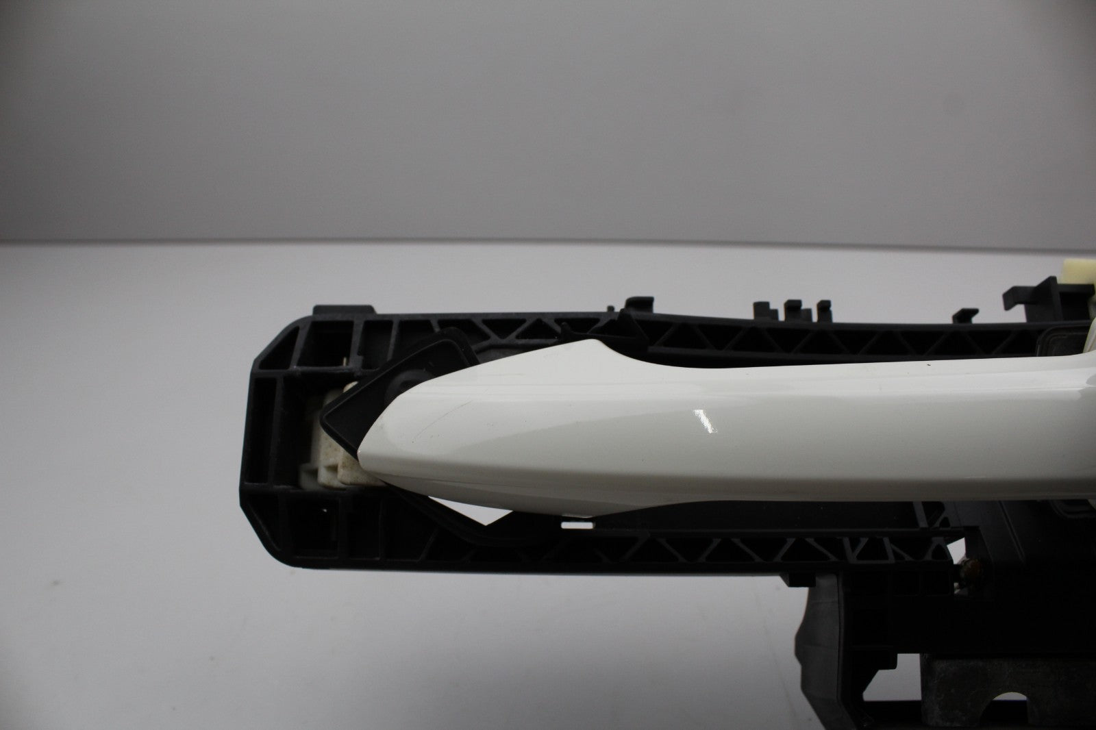2010-14 MERCEDES E350 REAR LEFT DOOR HANDLE OEM A358601
