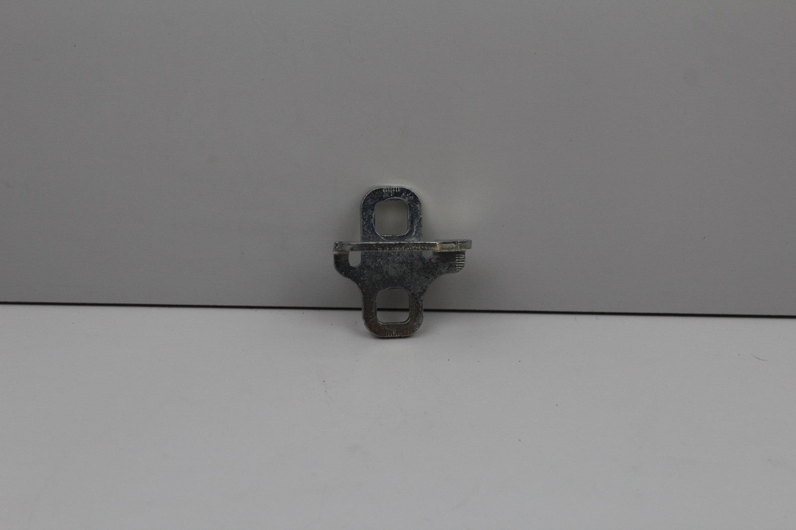 2008-2016 MERCEDES E350 REAR TRUNK LOCK STRIKER FIT OEM A2047580004