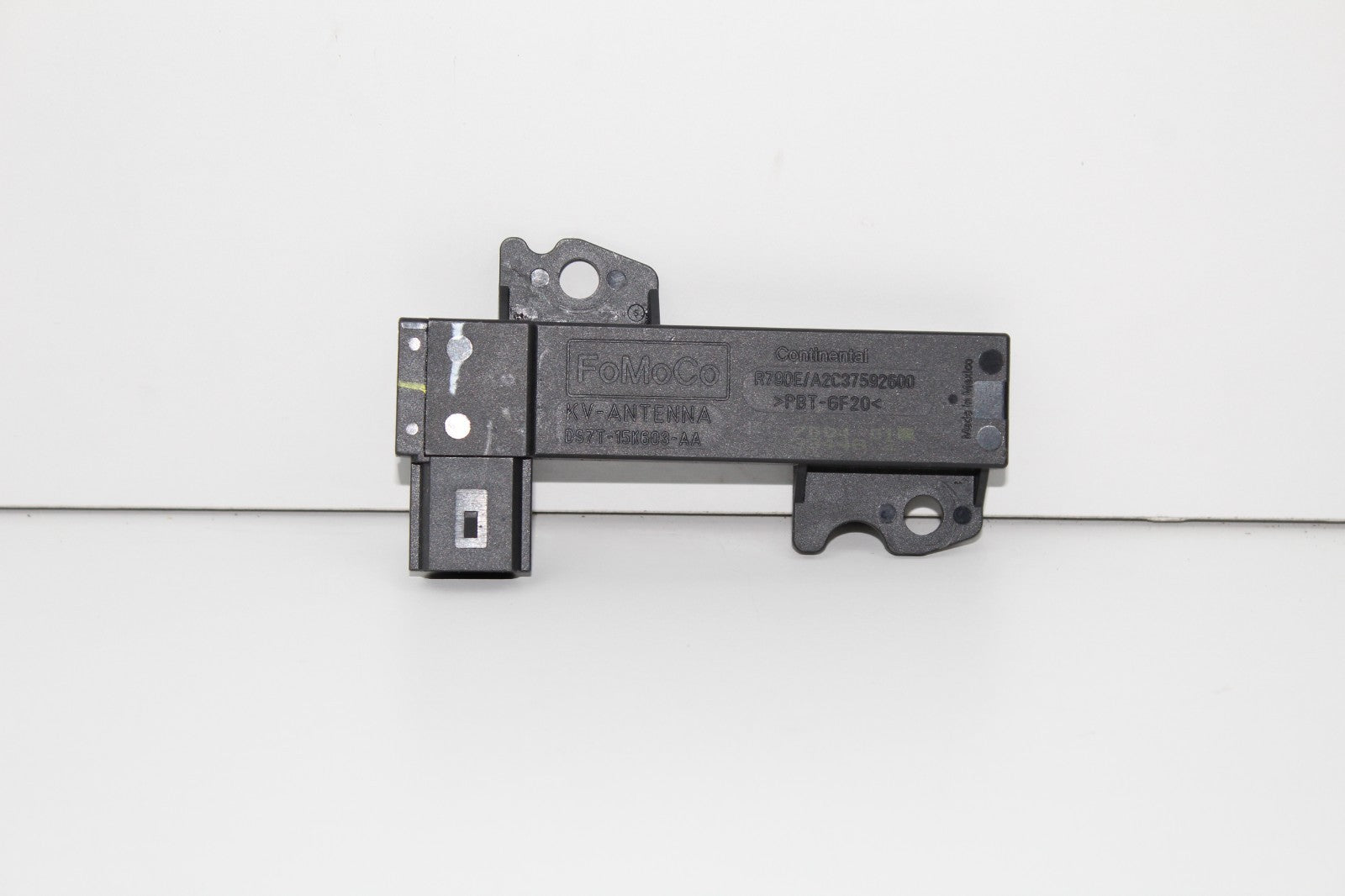 2017-2020 LINCOLN MKZ CONTINENTAL KEYLESS ENTRY ANTENNA CONTROL MODULE OEM