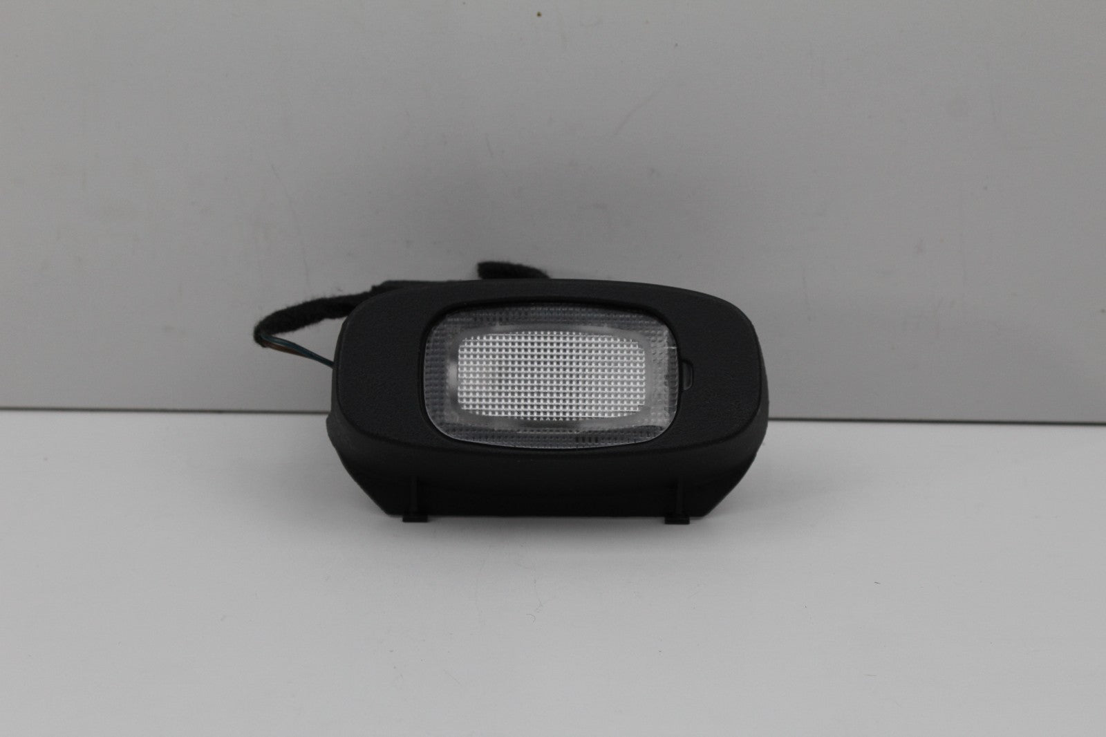 2010-16 MERCEDES E350 FRONT RIGHT INTERIOR DOME LIGHT OEM A2129140010