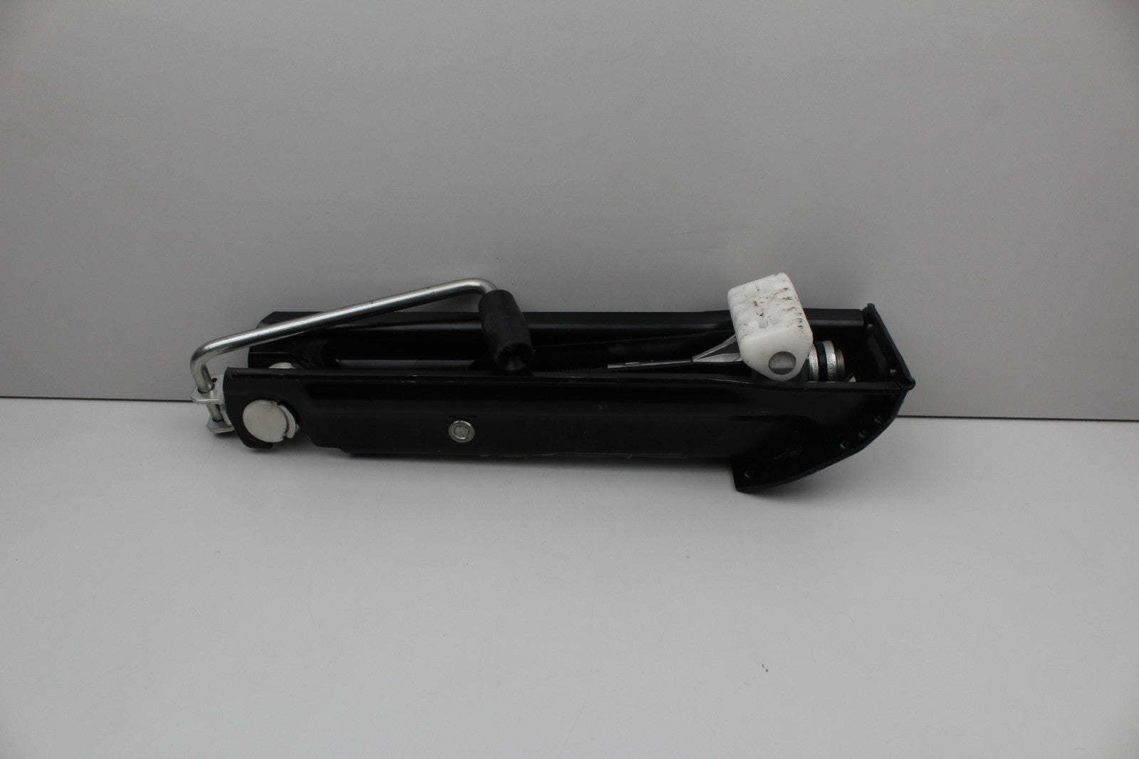 2010-16 MERCEDES E350 SPARE TIRE WHEEL JACK TOOL OEM A2125800218