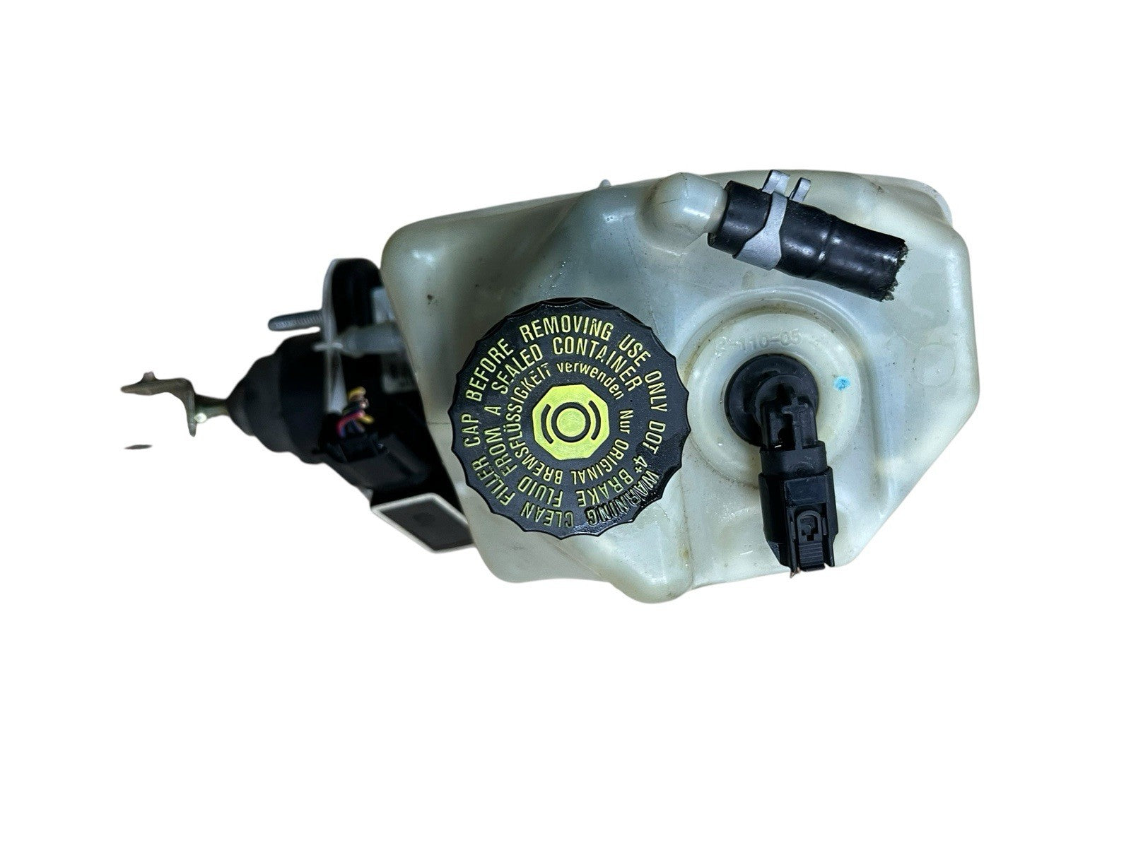 03-08 Mercedes E350 Brake Booster Master Cylinder Reservoir OEM A0004300312