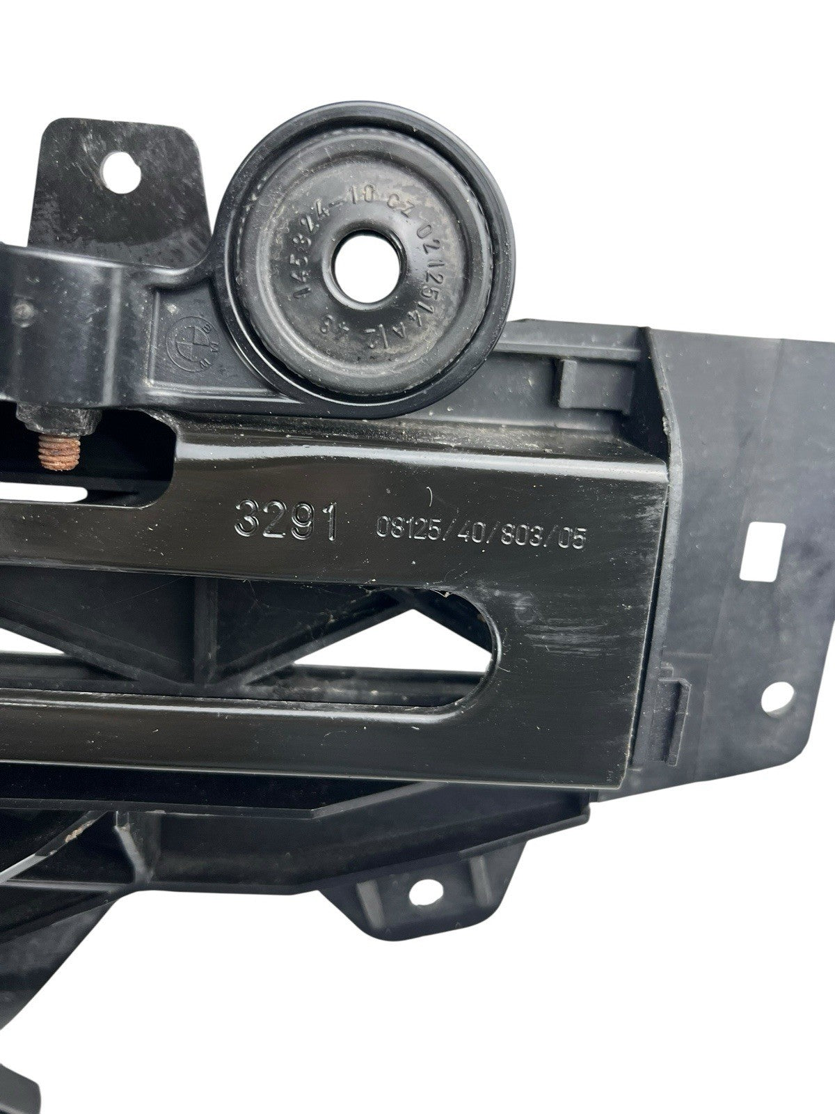 ✅ 2011-2016 BMW F10 528i 535i RIGHT SUPPORT MOUNT BRACKET OEM 7200794