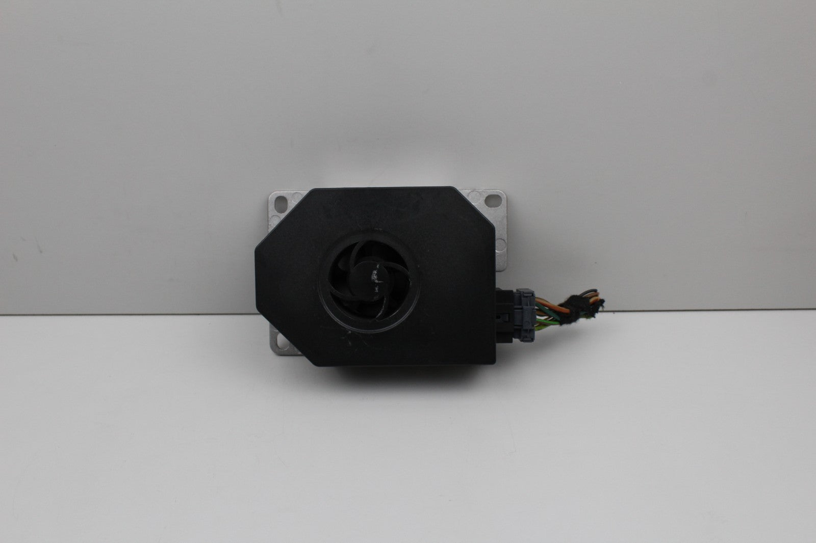 2012 MERCEDES E350 GENUINE SUBWOOFER AMPLIFIER HARMAN BECKER OEM A2118705189