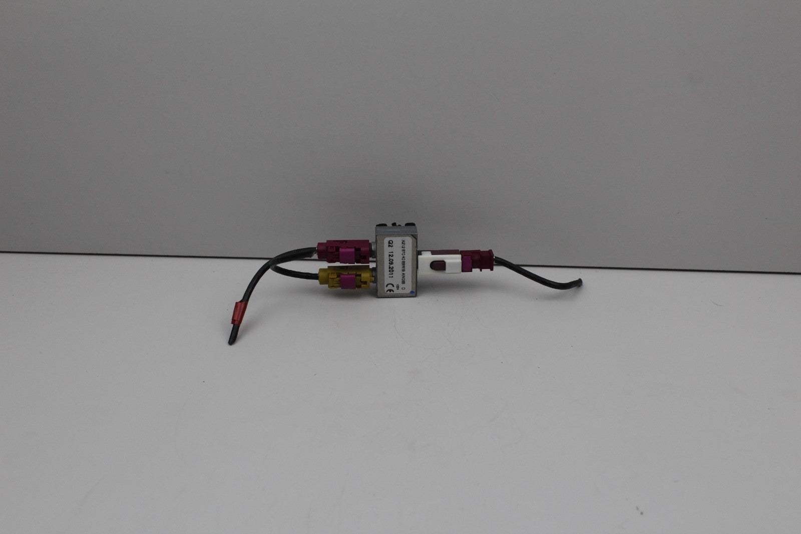 2010-2016 MERCEDES E350 W212 Radio Antenna Control Modul OEM A21287040