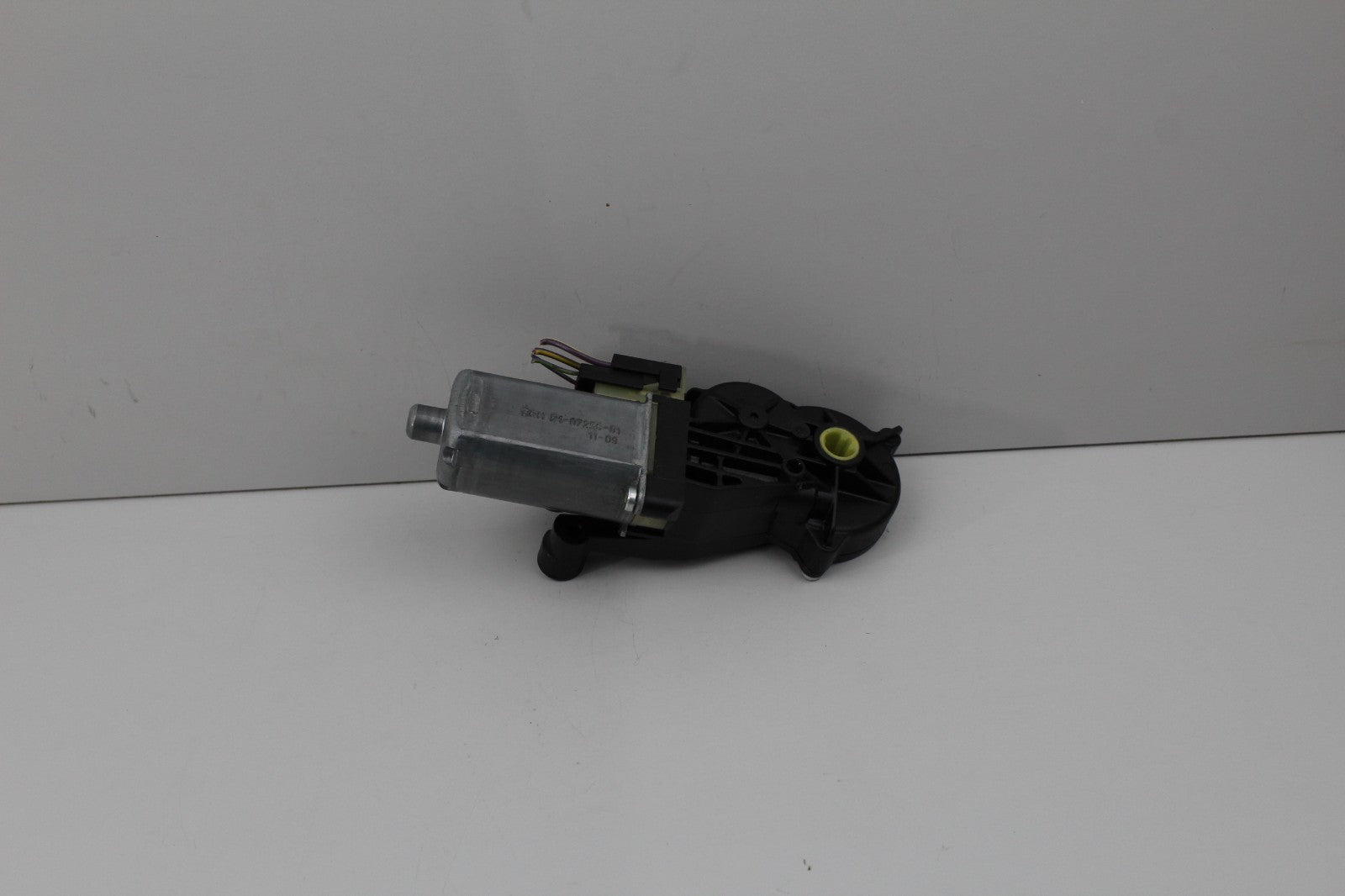 2007-13 MERCEDES E350 FRONT LEFT SIDE SEAT ADJUSTER MOTOR OEM 0390203323