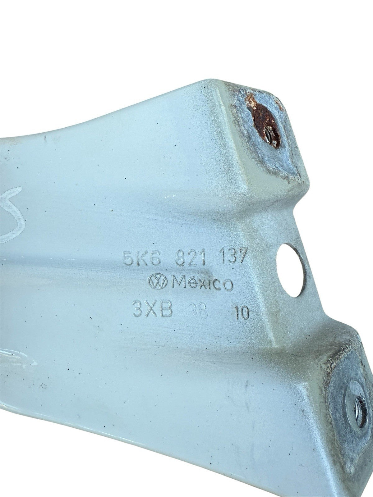 2010-2014 Volkswagen Jetta Sportwagen Front Left Fender Support OEM 5K6 821 137