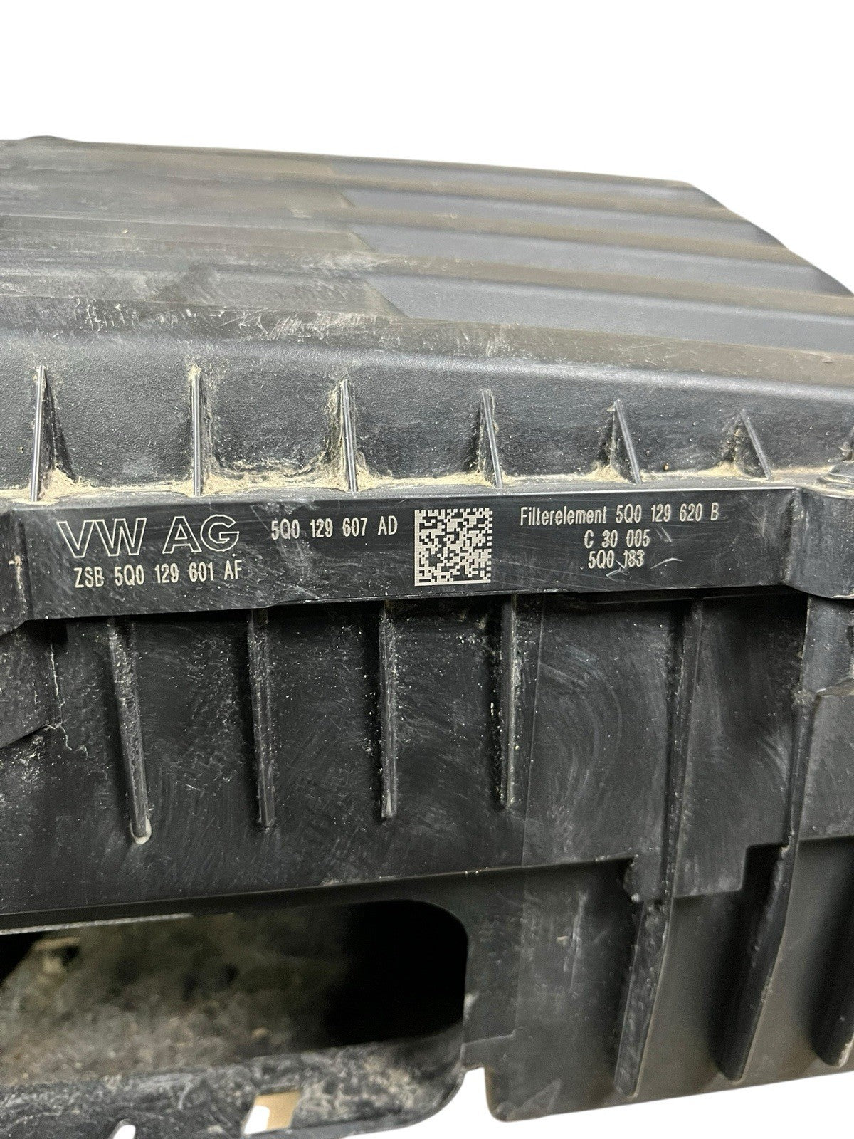 15-25 Audi A3 AIR CLEANER BOX OEM  5Q0129607AD