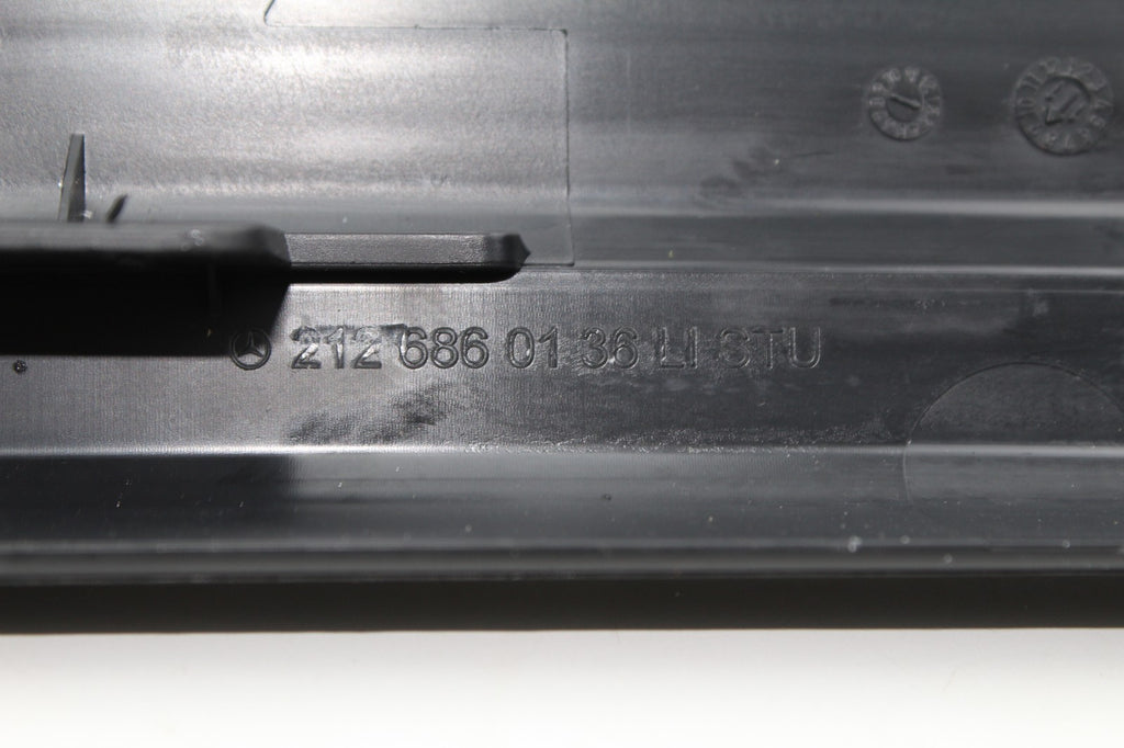 10-16 MERCEDES E350 FRONT LEFT DOOR SCUFF TRIM PANNEL COVER OEM 2126860136