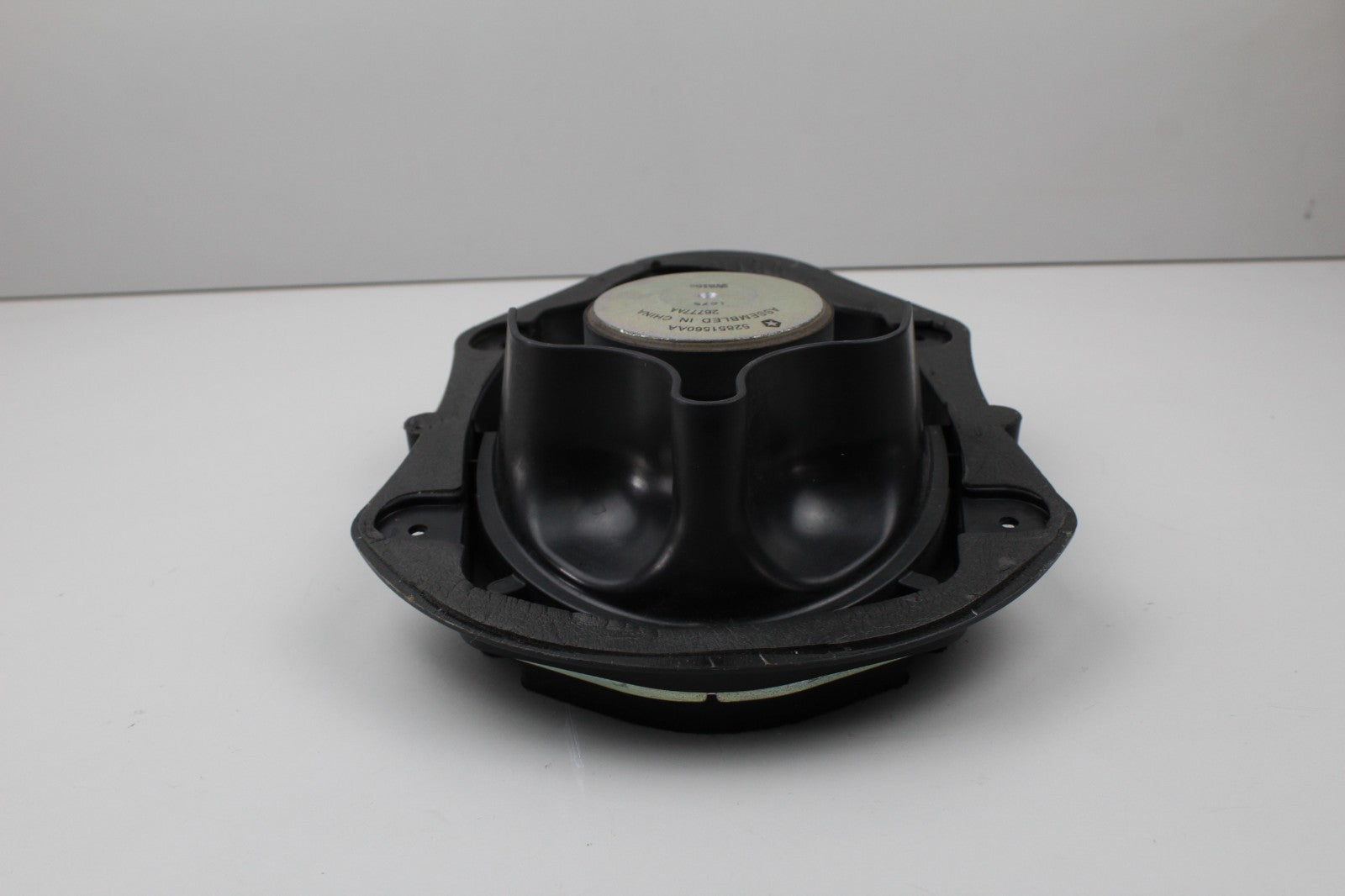 2015 -23 DODGE CHALLENGER FRONT LEFT DOOR SPEAKER OEM 52851560AA