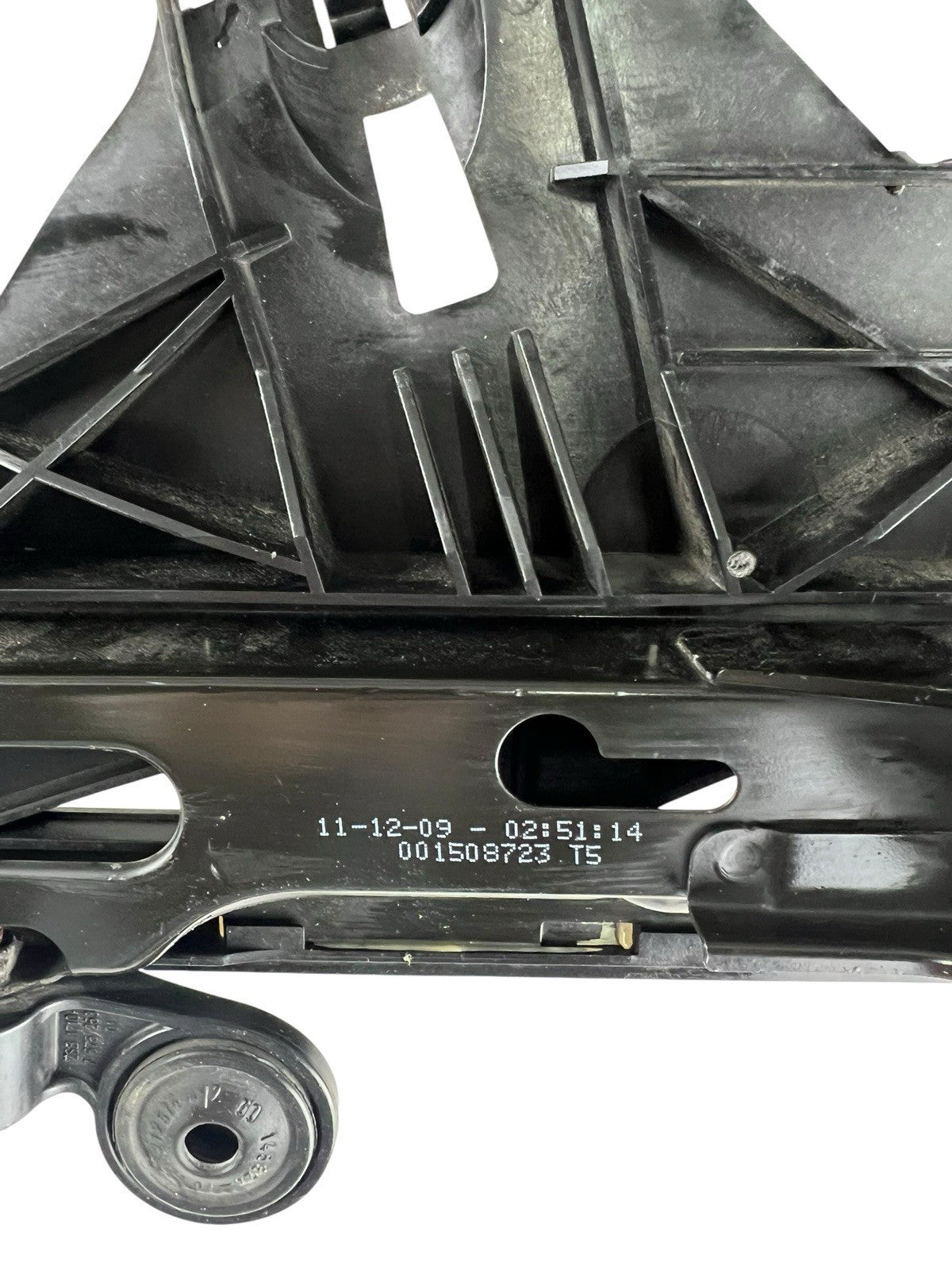 ✅ 2011-2016 BMW F10 528i 535i RIGHT SUPPORT MOUNT BRACKET OEM 7200794