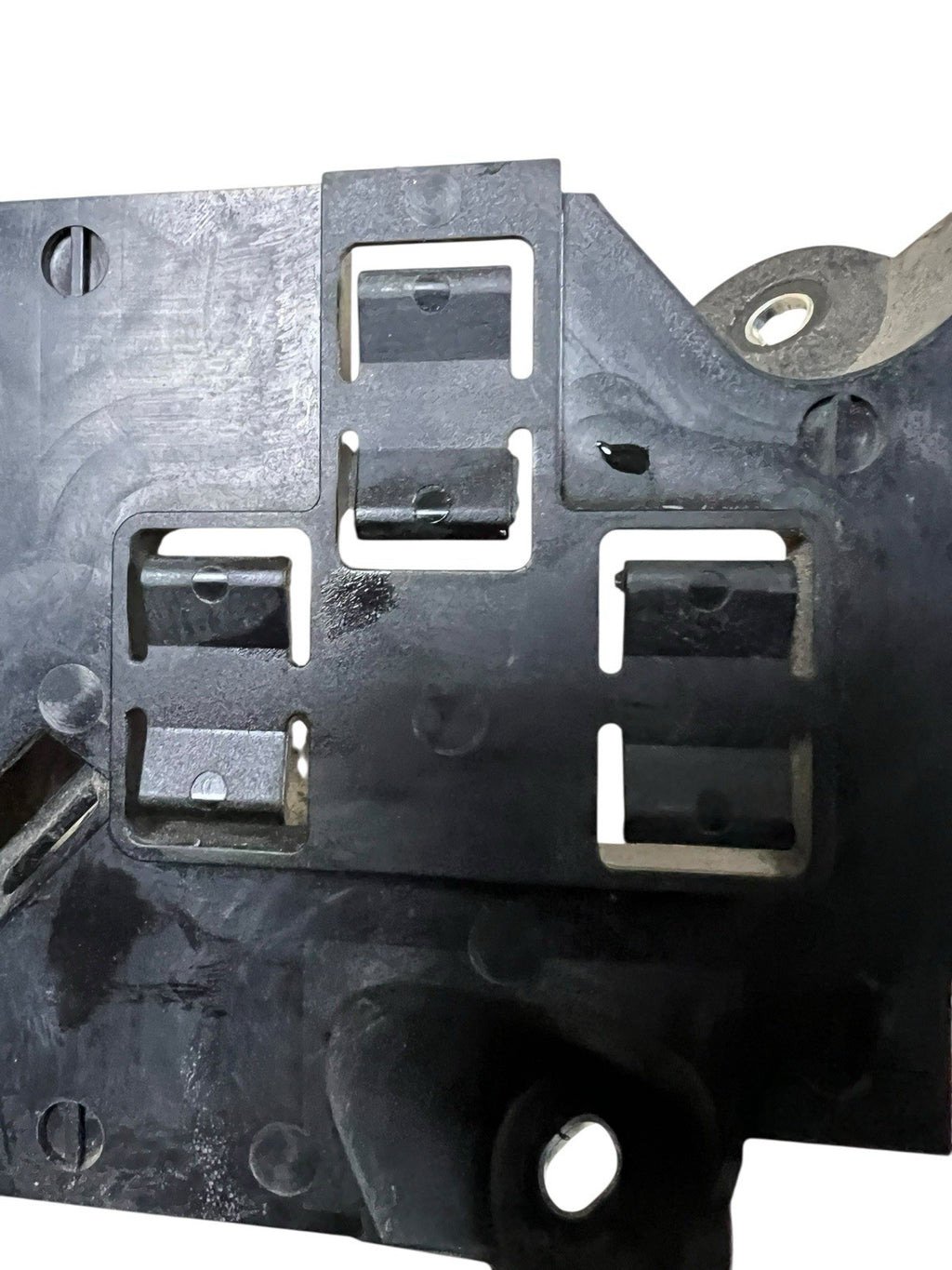 15-20 Audi A3 ECM Engine Computer Control Module Bracket OEM￼5q0906507f
