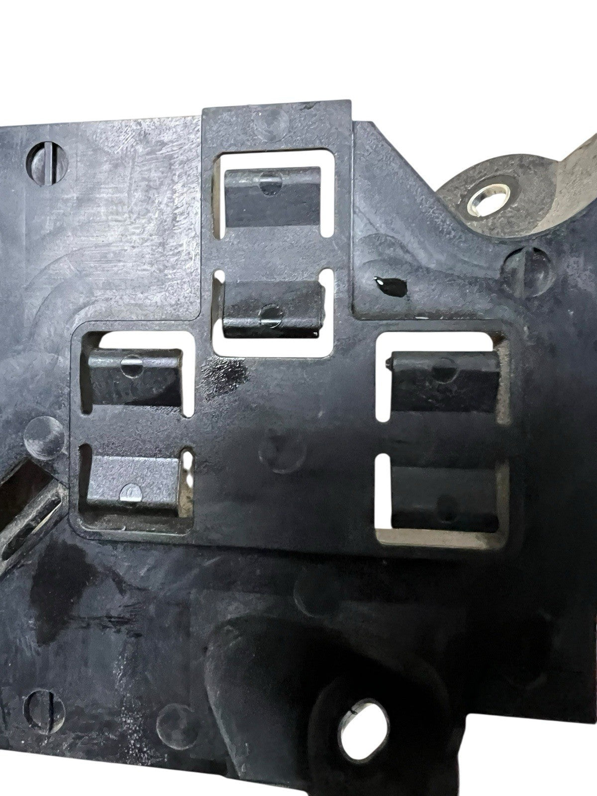 15-20 Audi A3 ECM Engine Computer Control Module Bracket OEM￼5q0906507f