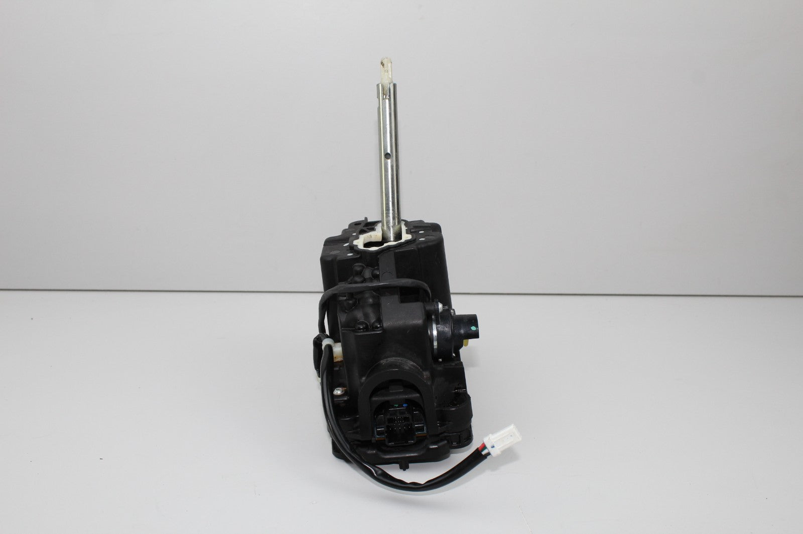 2015-23 DODGE CHALLANGER AUTOMATIC TRANSMITION SHIFTER OEM 68205233AH