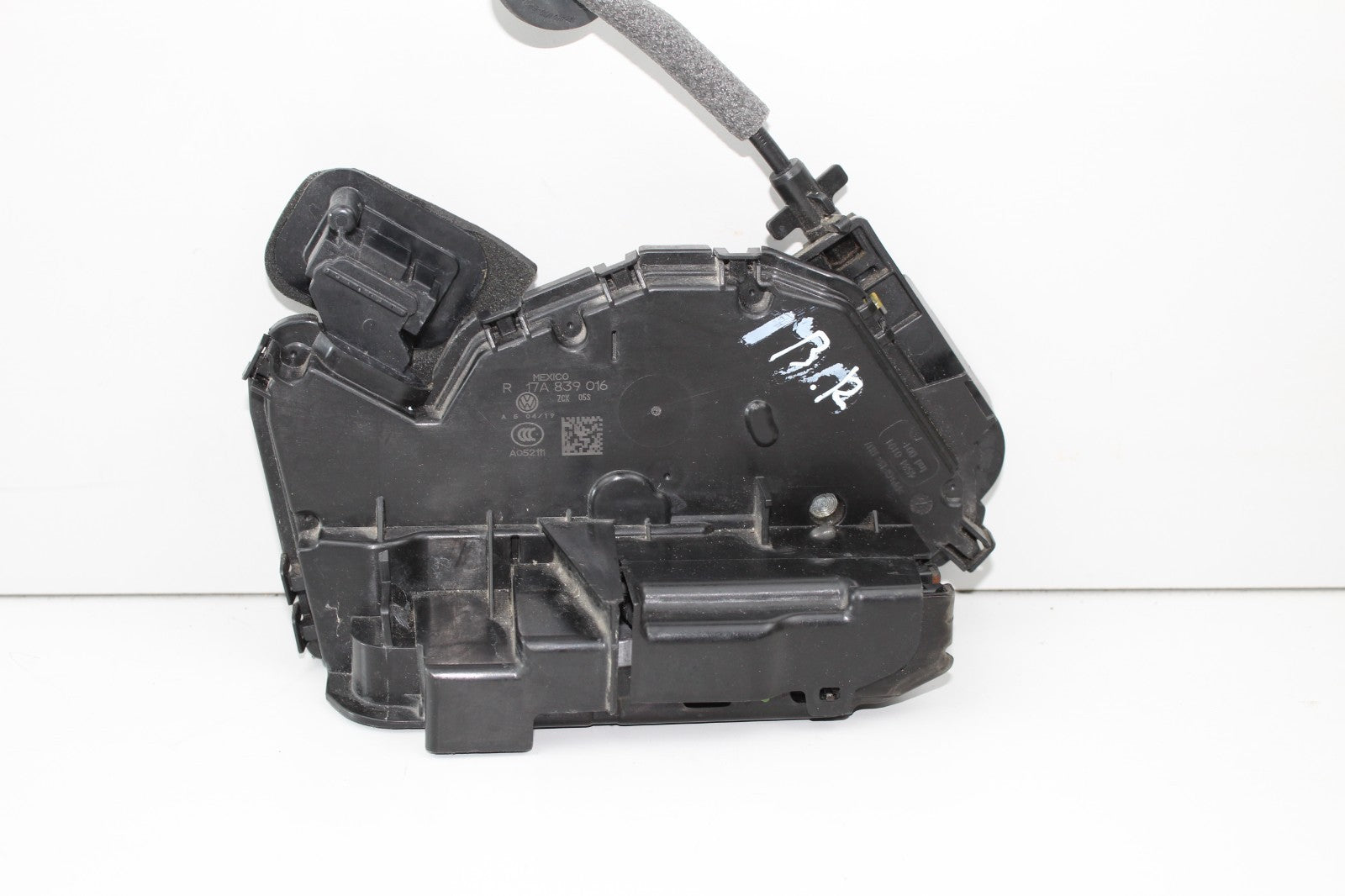 2019-20 VW Volkswagen OEM Right RH Door Lock Latch Actuator 17A839016 Genuine