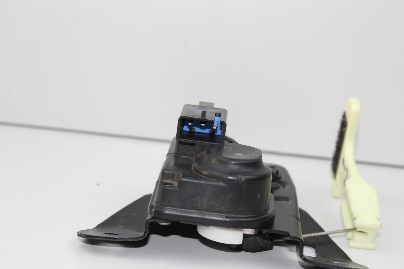 2015-2023 DODGE CHALLENGER TRUNK LOCK LATCH ACTUATOR OEM K9217AD