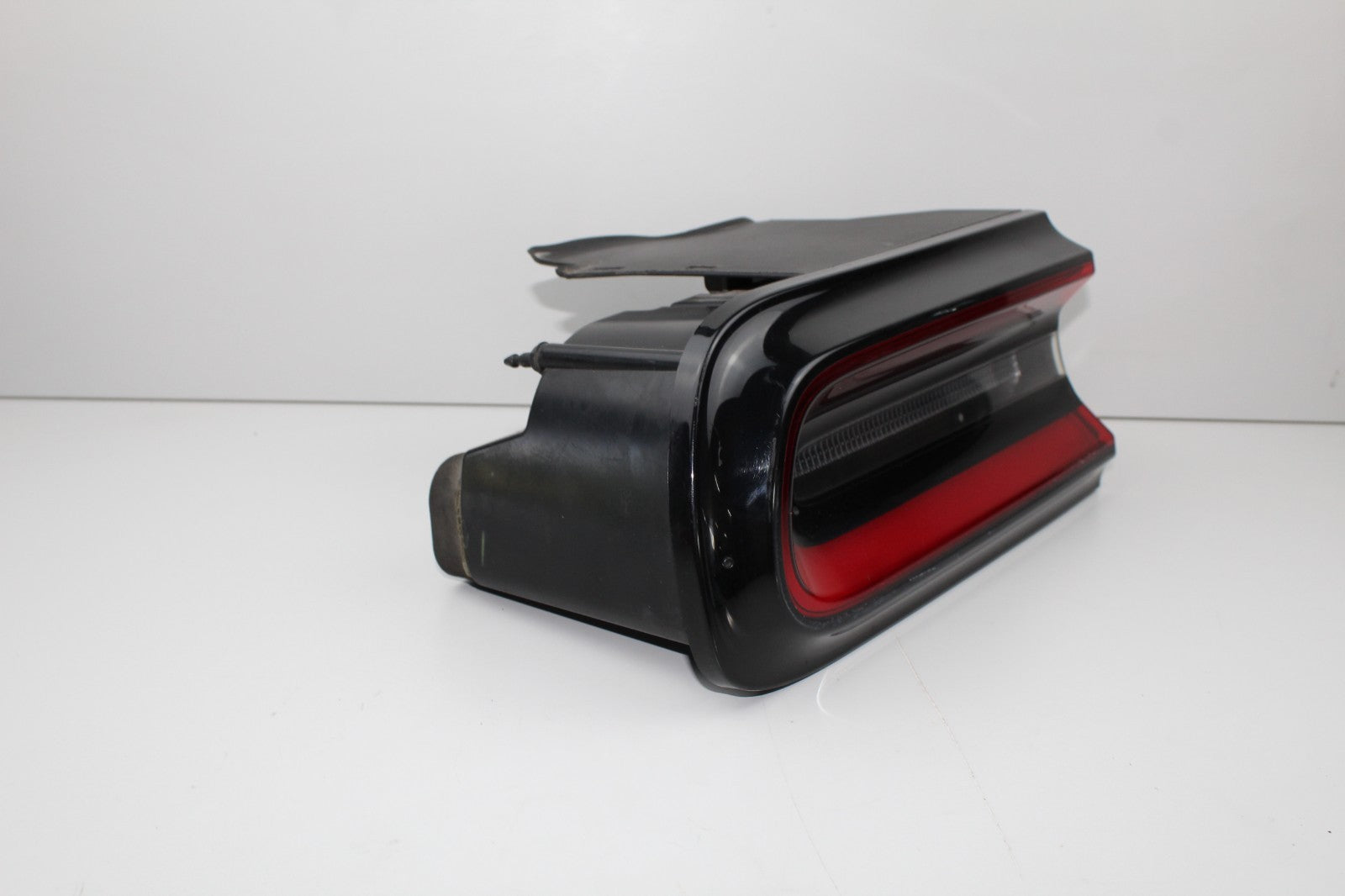 2015-20 DODGE CHALLENGER LEFT DRIVER SIDE TAIL LIGHT OEM 68174069AC