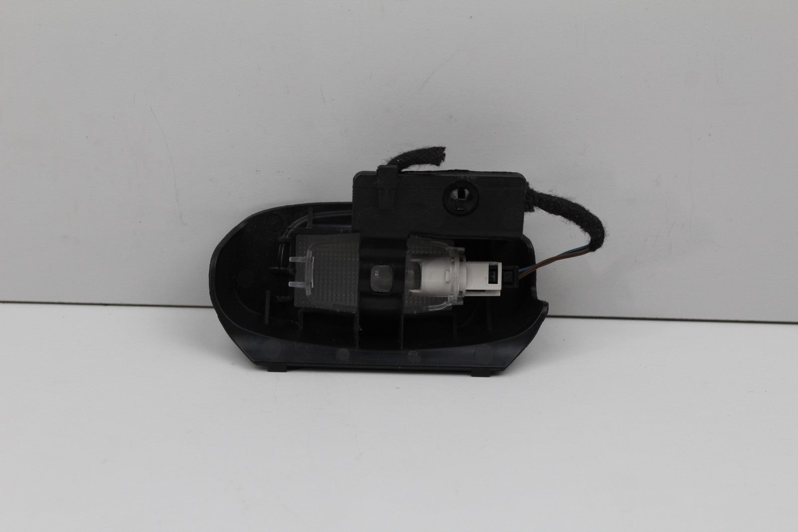 2010-16 MERCEDES E350 FRONT RIGHT INTERIOR DOME LIGHT OEM A2129140010