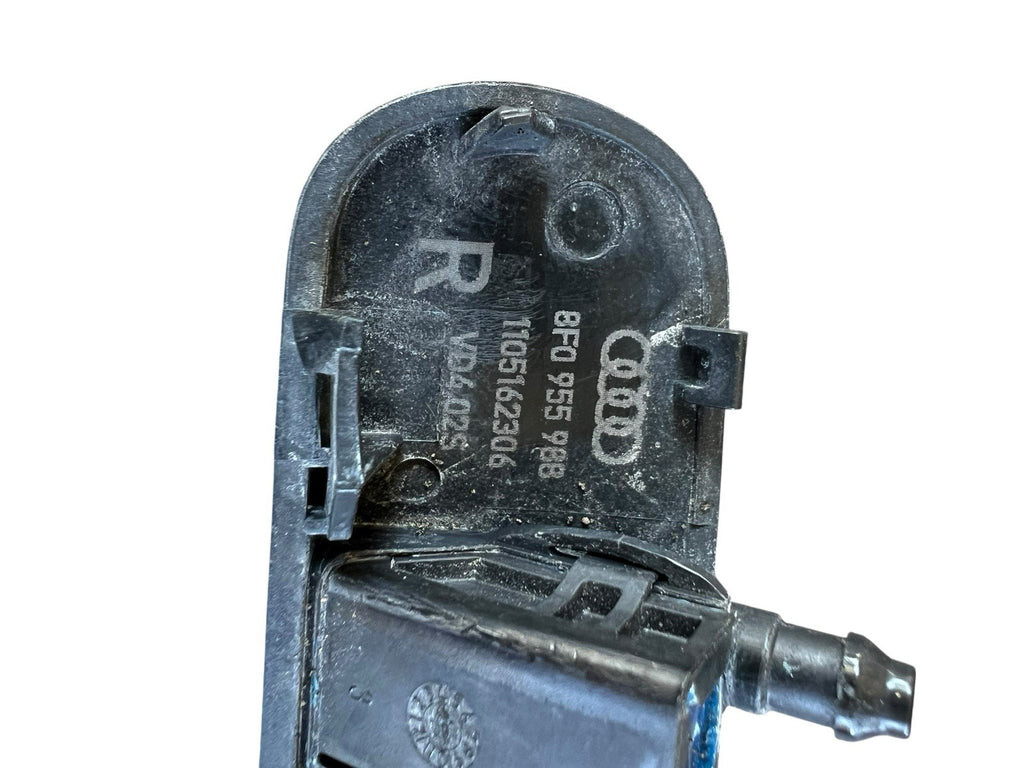 2013-2016 AUDI A5 WINDSHIELD RIGHT SPRAY NOZZLE OEM  8F0 955 988