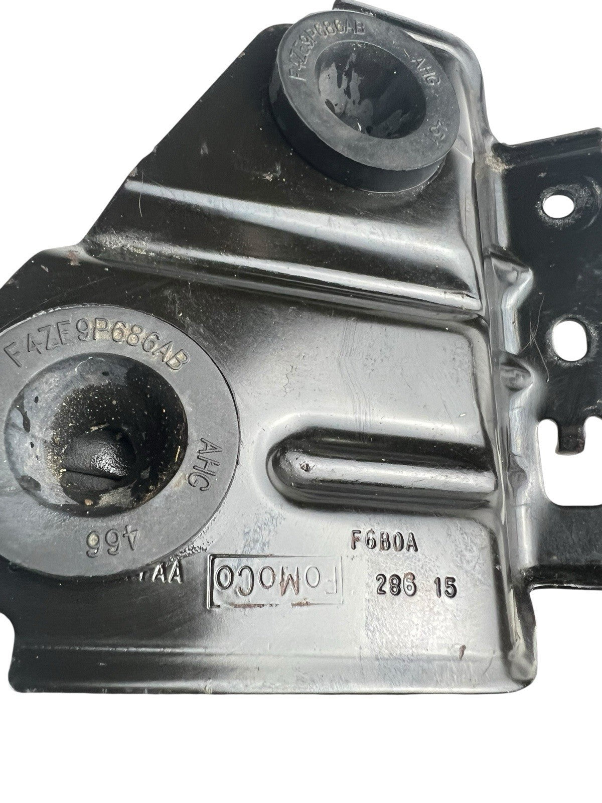 2010-12 FORD TAURUS LEFT ENGINE AIR CLEANER MOUNT BRACKET OEM F4ZE9P686AB
