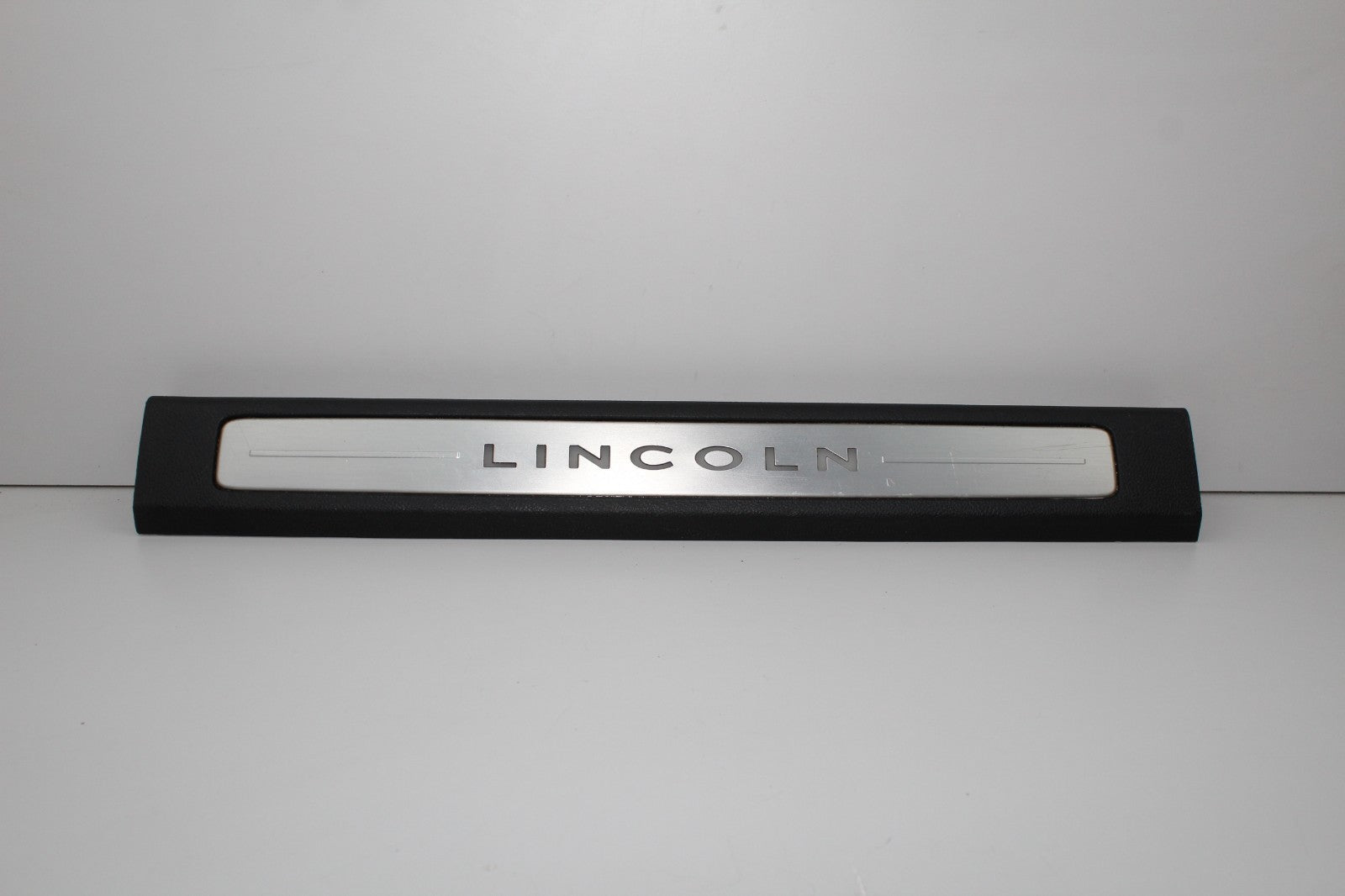 2013-2020 Lincoln MKZ Front RIGHT Door Sill SCUFF Plate Trim OEM DP53F13201L