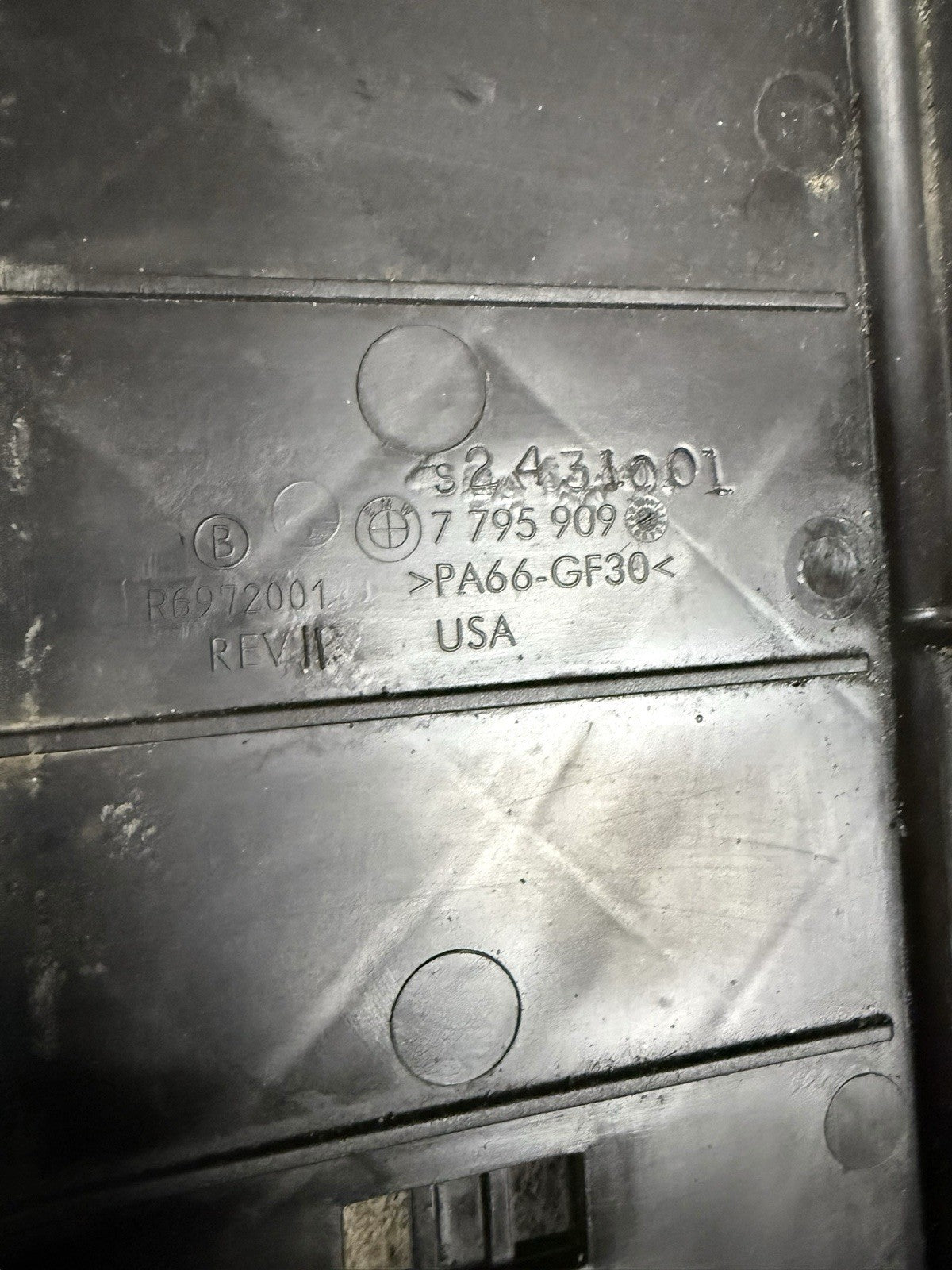 07-13 BMW X5 Radiator Support Bottom Intercooler Bracket OEM 7795909