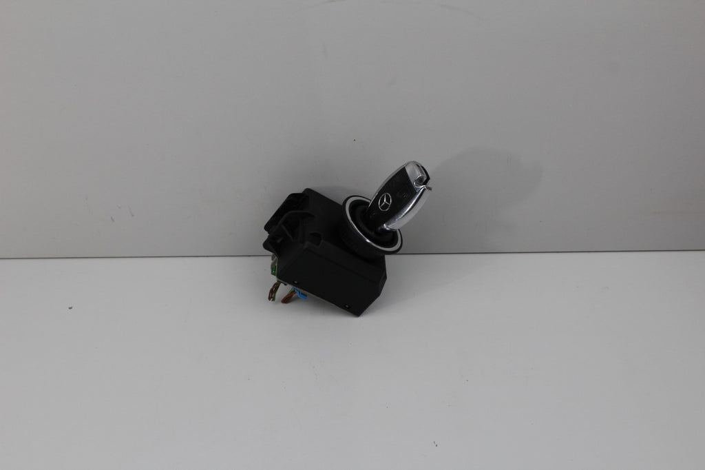 2010-13 MERCEDES E350 IGNITION SWITCH MODULE WITH KEY OEM A2129055800