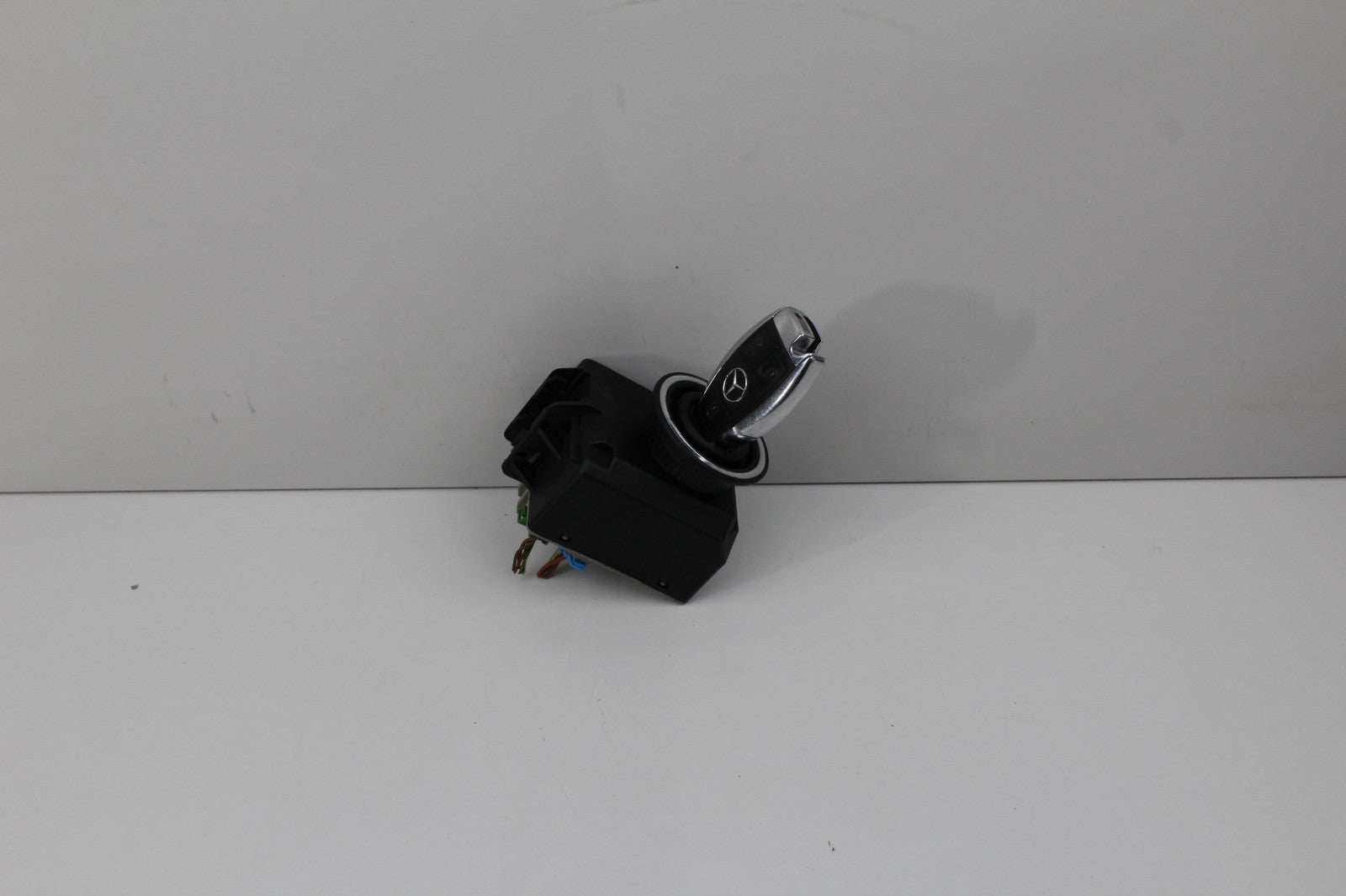 2010-13 MERCEDES E350 IGNITION SWITCH MODULE WITH KEY OEM A2129055800
