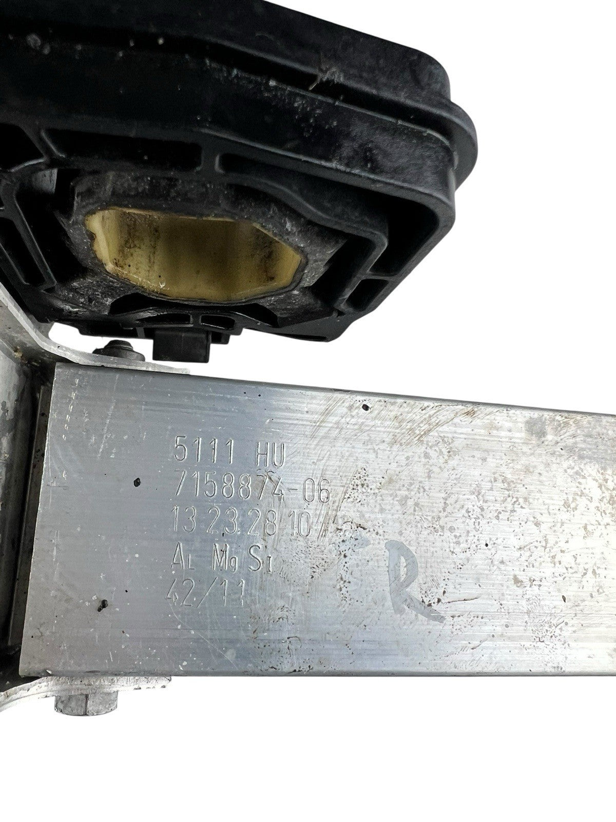 2011-2015 BMW 528  Front Right  Side Reinforcement Support Bracket OEM 71588706