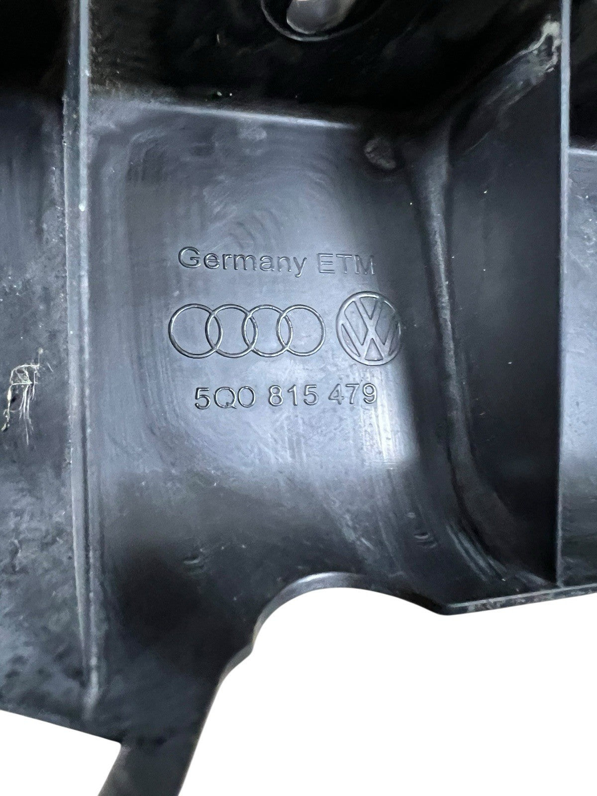 2018 Audi A3 Centre Upper Exterior Air Duct Grille OEM 5q0815479