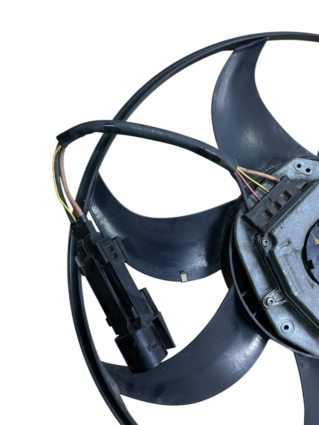2006 Mercedes E350 cooling fan w/shroud 1137328108 OEM