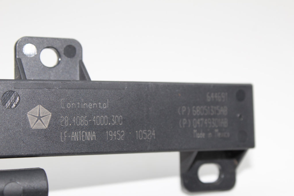 2015-23 DODGE CHALLENGER KEYLESS PASSIVE ENTRY ANTENNA MODULE OEM 644691