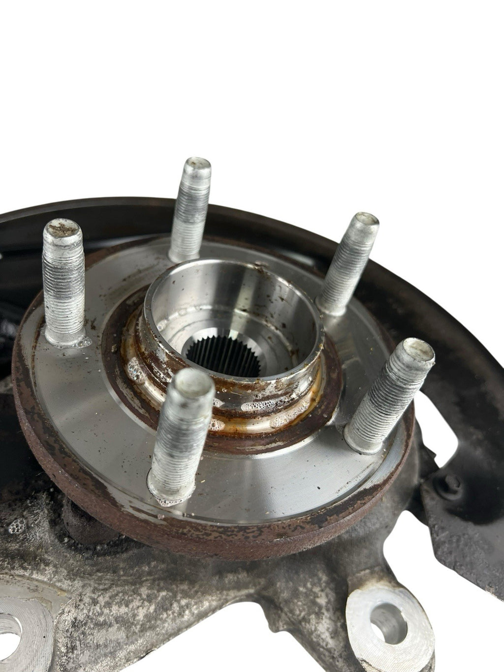 2013-20 Ford Taurus Front Left Side, Spinal Knuckle With Hub OEM  DE833K171A￼