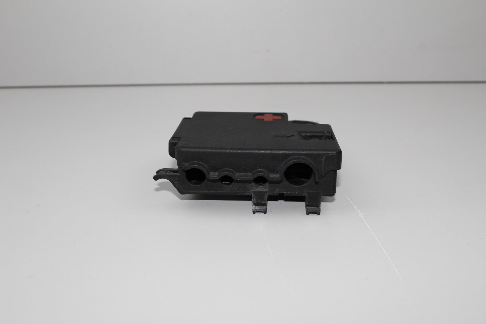 2009-12 AUDI A4 BATTERY JUNCTION BOX OEM 8K0937517A