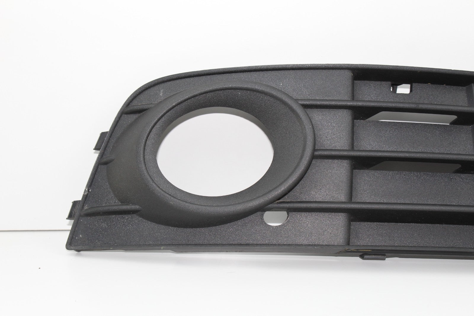 2009-12 AUDI A4 FRONT RIGHT FOG LIGHT GRILLE OEM 8K0807682A