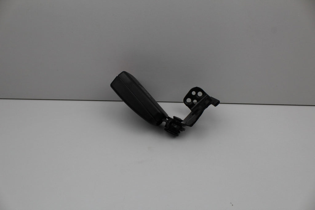 2011-16 MERCEDES E350 REAR RIGHT SEAT BUCKLE OEM 34026467B
