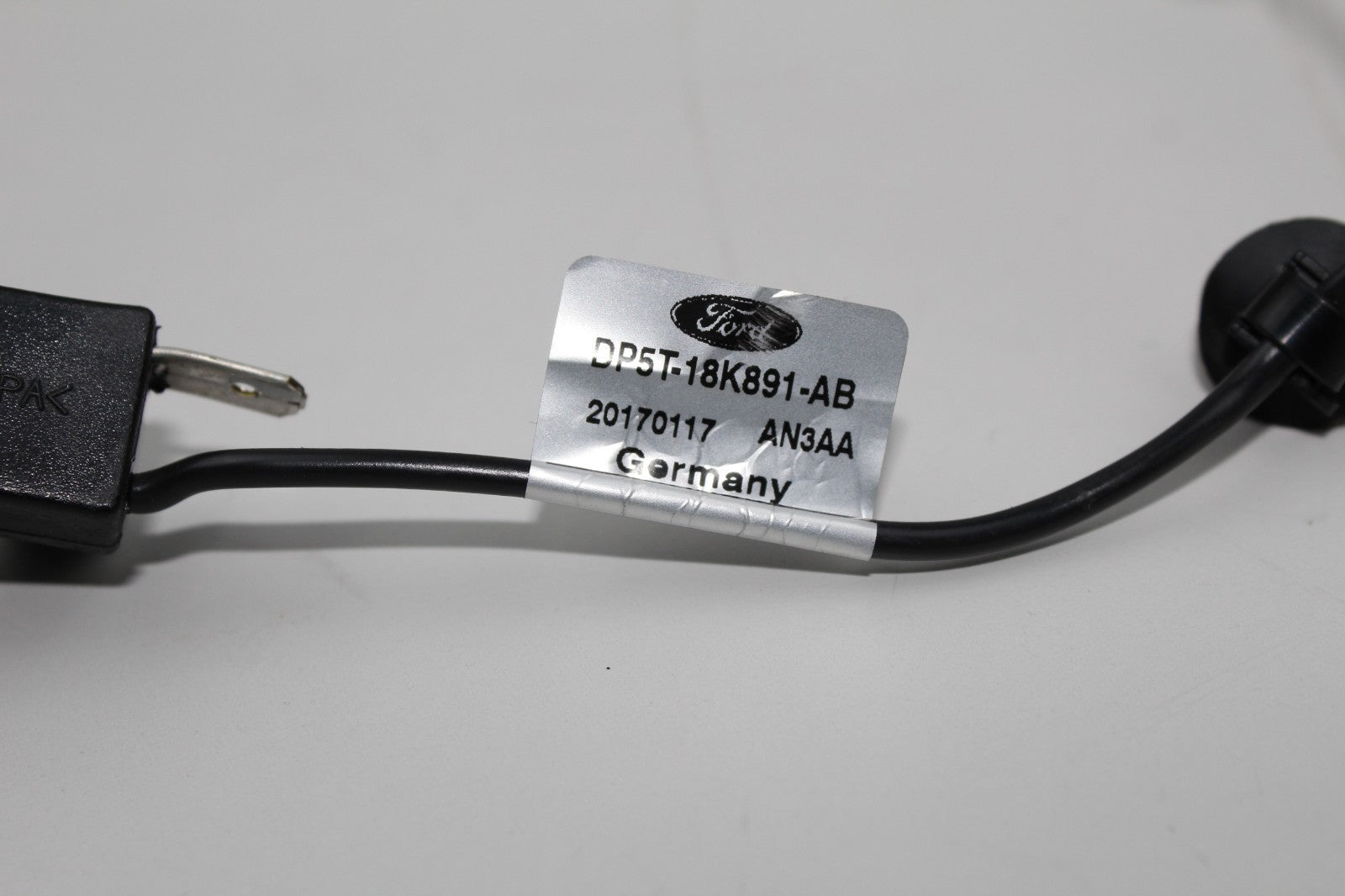 2017-20 LINCOLN MKZ REAR RADIO ANTENNA ISOLATOR CONTROL UNIT OEM DP5T18K891AB