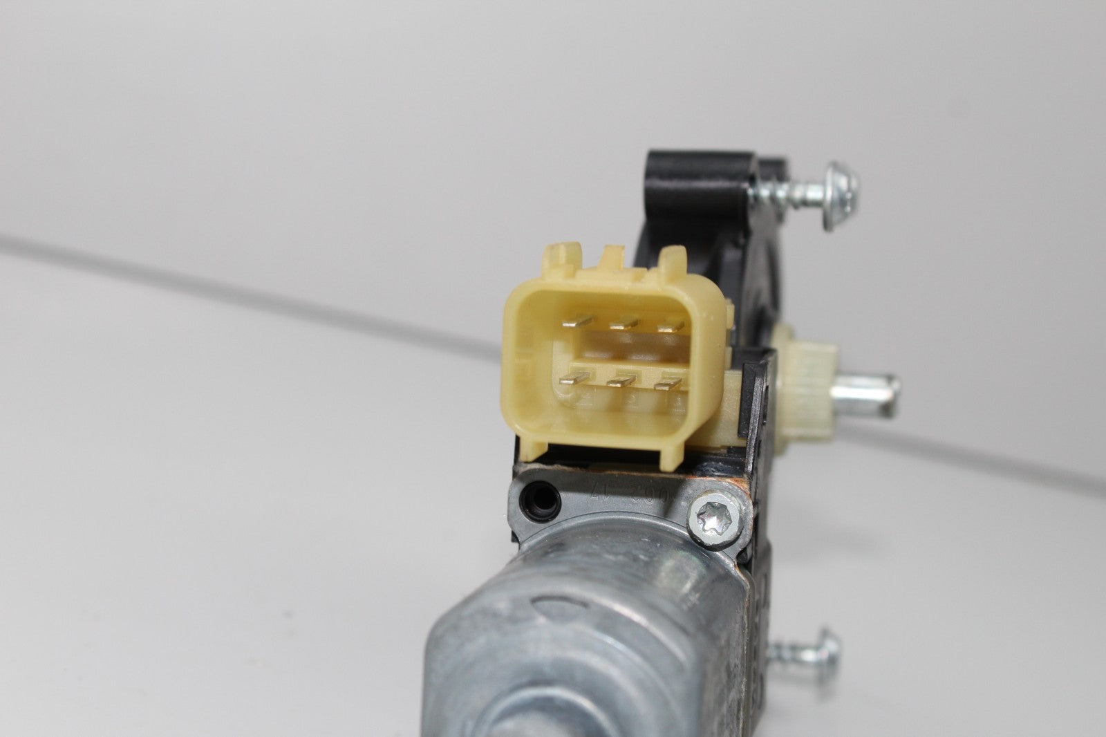 2013-20 LINCOLN MKZ REAR RIGHT SIDE POWER WINDOW MOTOR OEM 0130822833