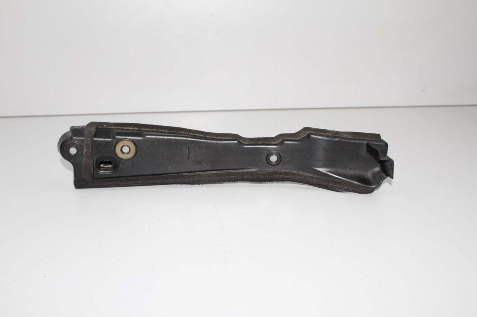2015 DODGE CHALLANGER LEFT SIDE BUMPER BRACKET OEM 