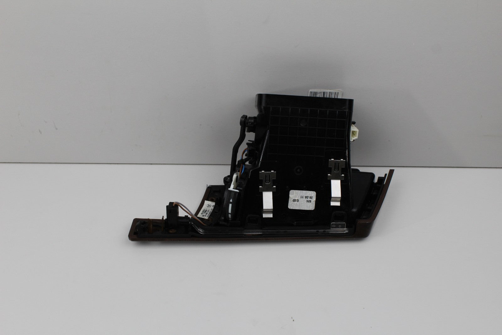 2010-13 MERCEDES E350 FRONT LEFT SIDE AC AIR VENT OEM A2126800093