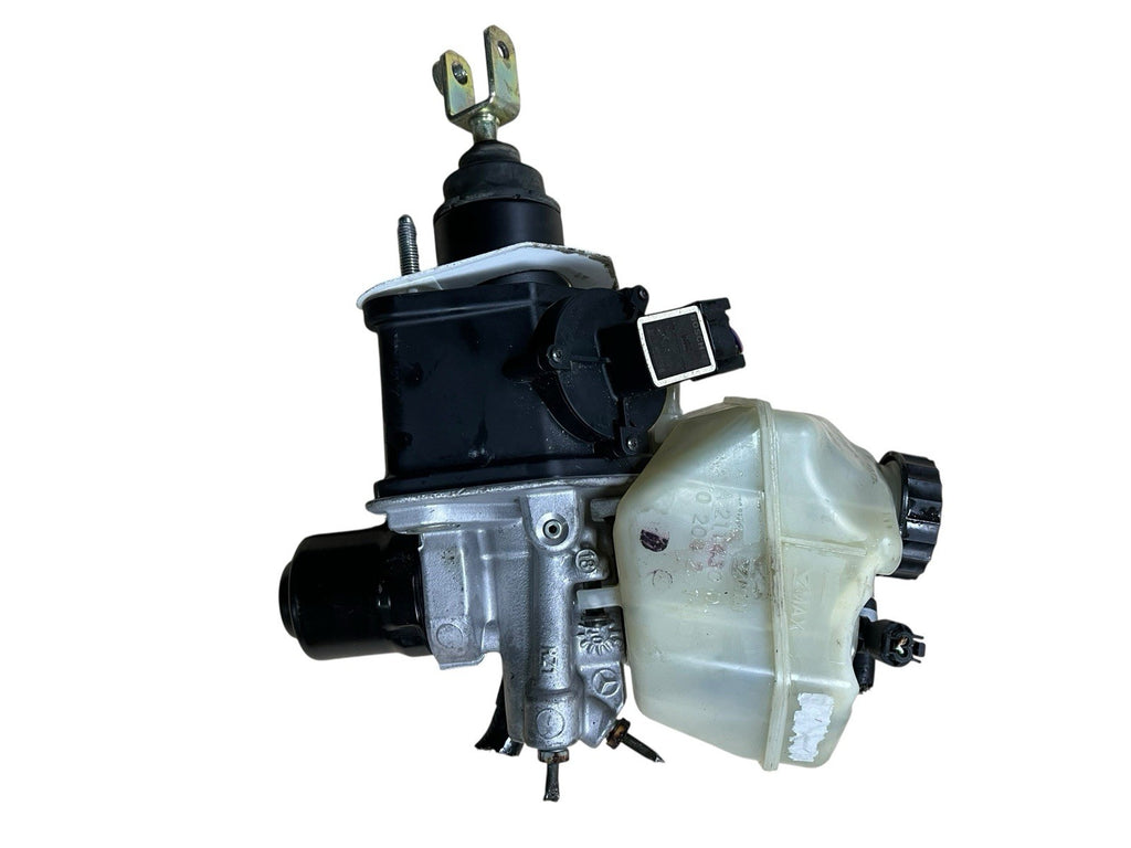 03-08 Mercedes E350 Brake Booster Master Cylinder Reservoir OEM A0004300312