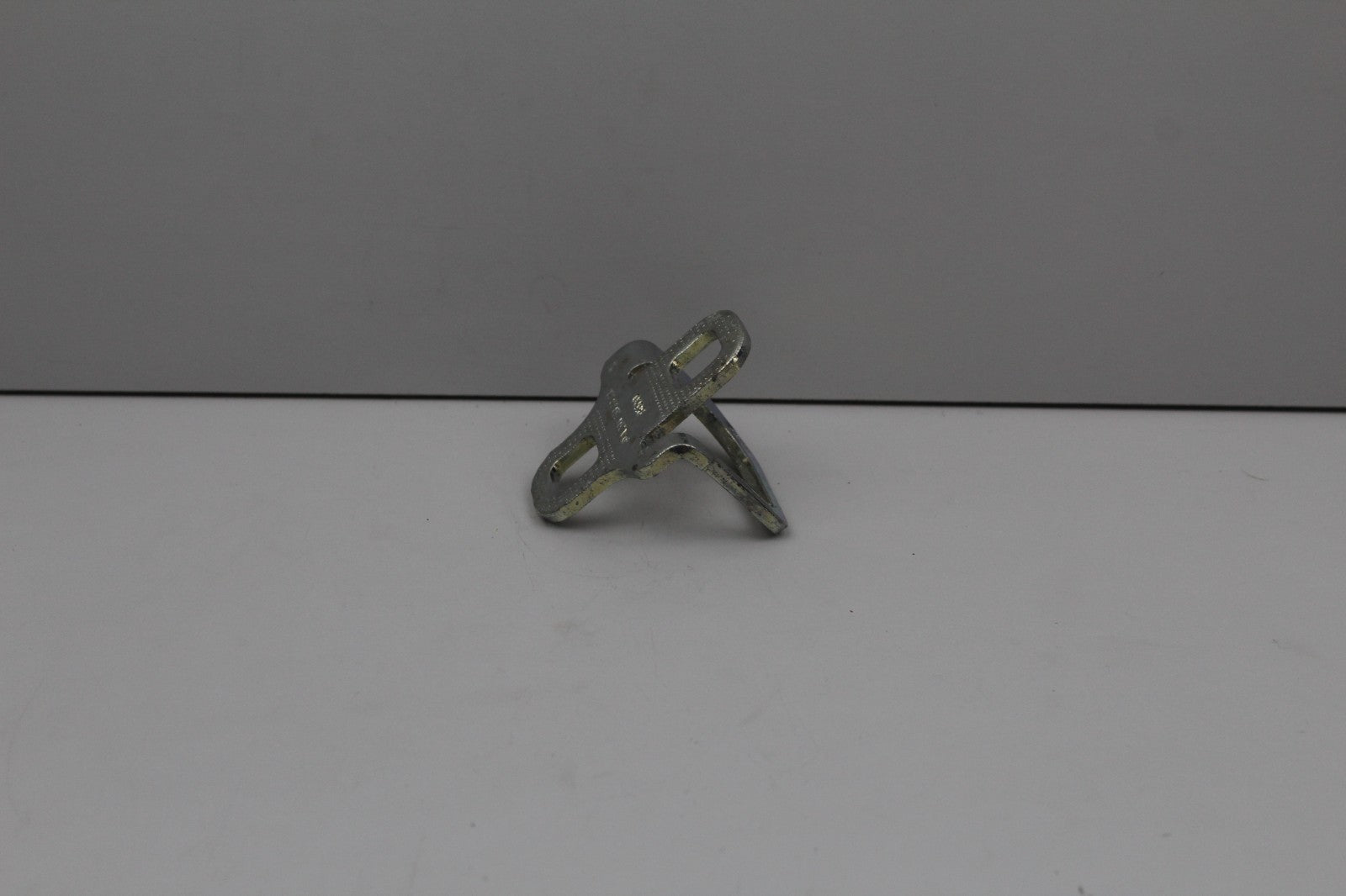 2008-2016 MERCEDES E350 REAR TRUNK LOCK STRIKER FIT OEM A2047580004