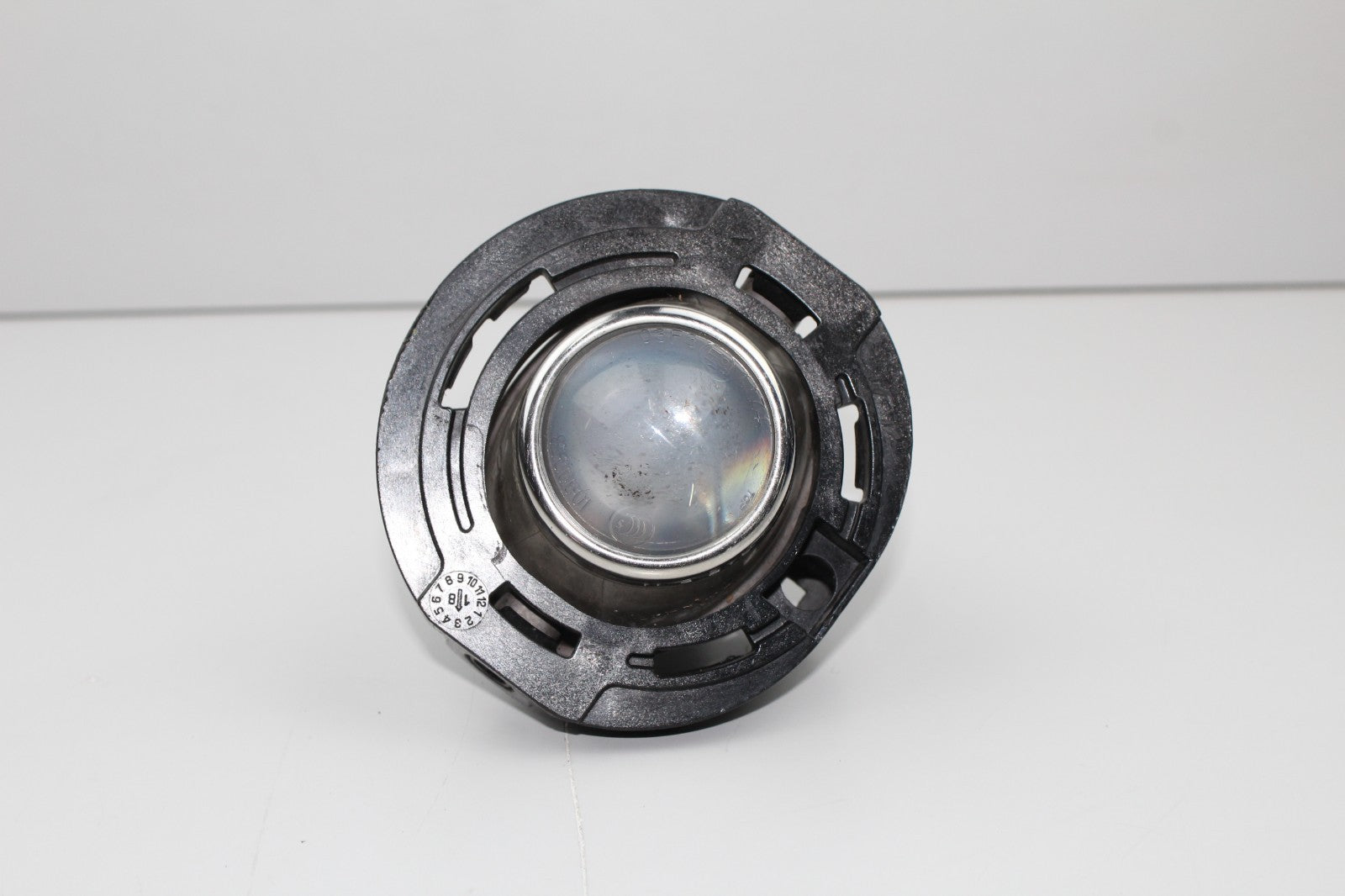 2015 DODGE CHALLENGER FOG LIGHT OEM 1804004A