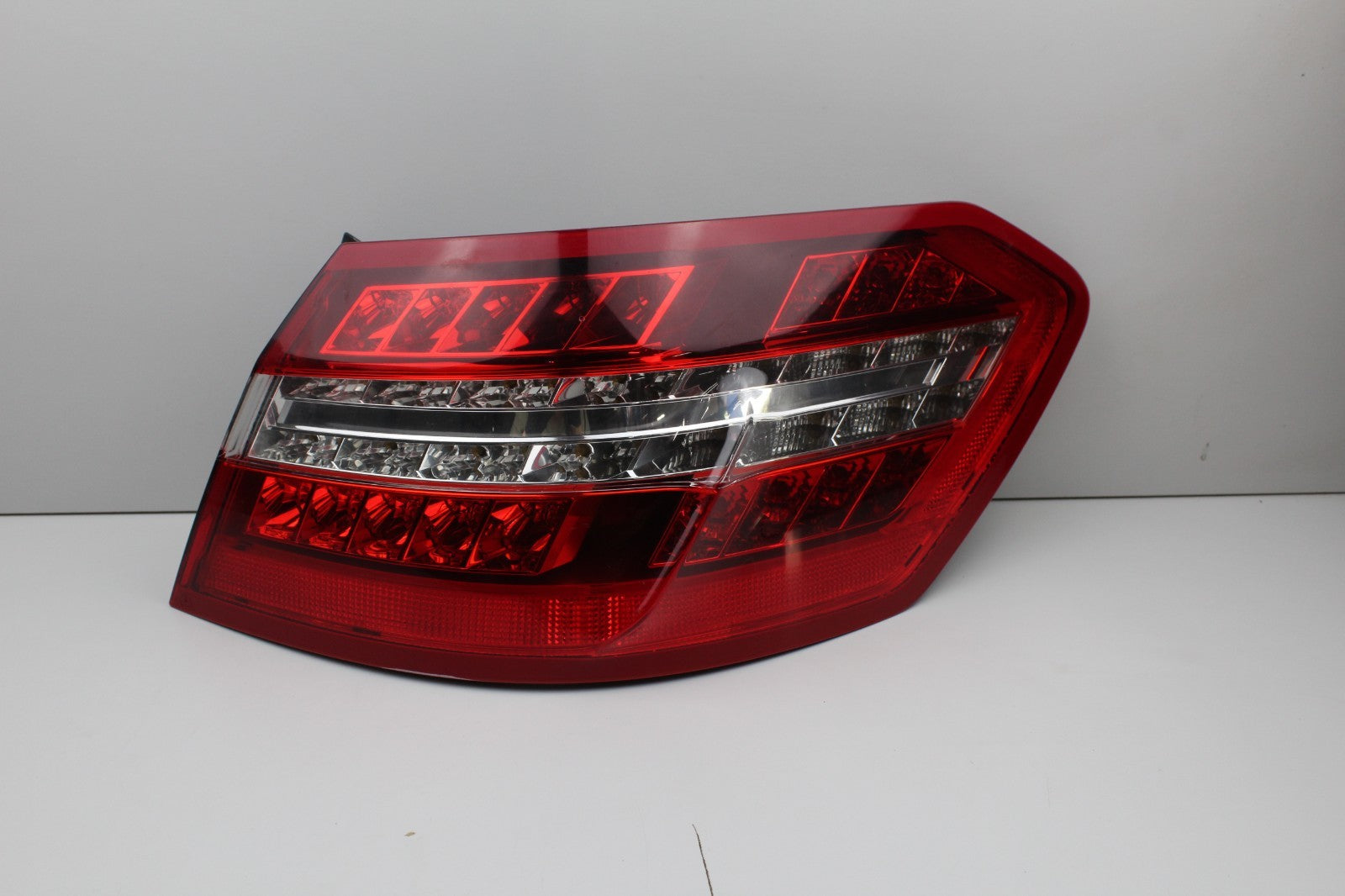 10-13 Mercedes W212 E350 E550 Right Passenger Side Tail Light Lamp OEM